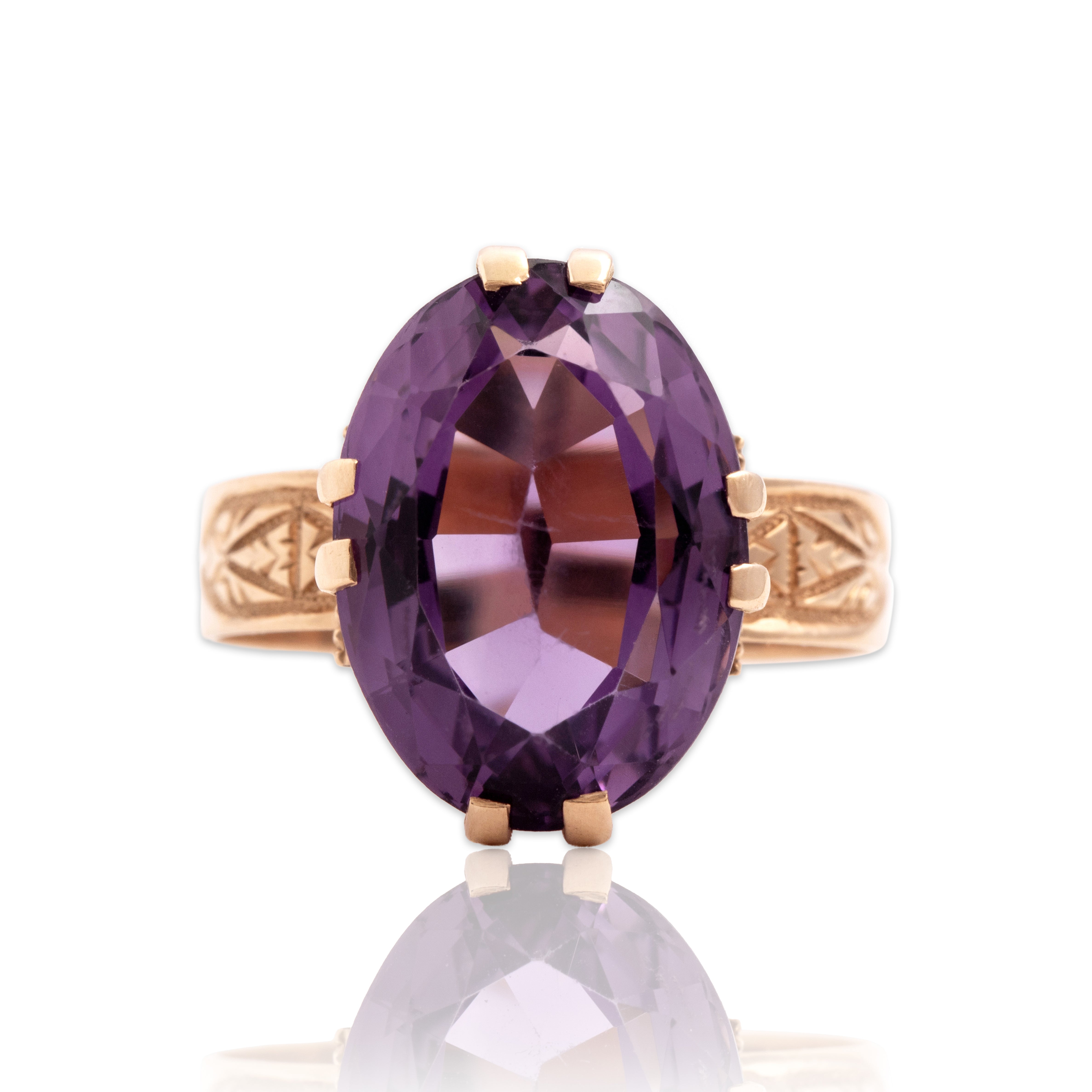 Antique Victorian 10k Rosy Yellow Gold 7.05ct Amethyst Striking Oval Decorated Band Ring - Close-up view