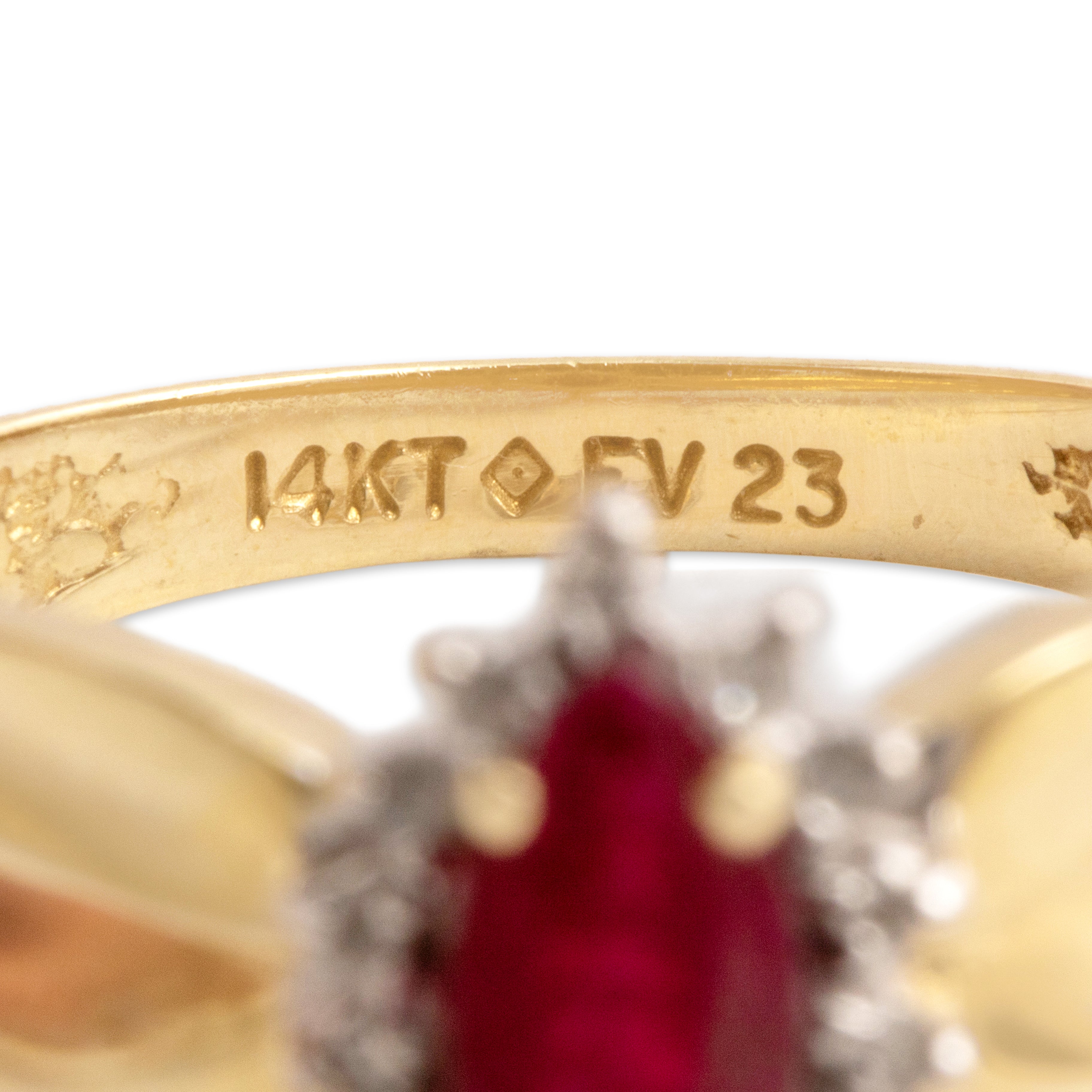 Vintage 14k Yellow Gold Ruby Diamond Bold Shoulder Marquise Ring 6.00