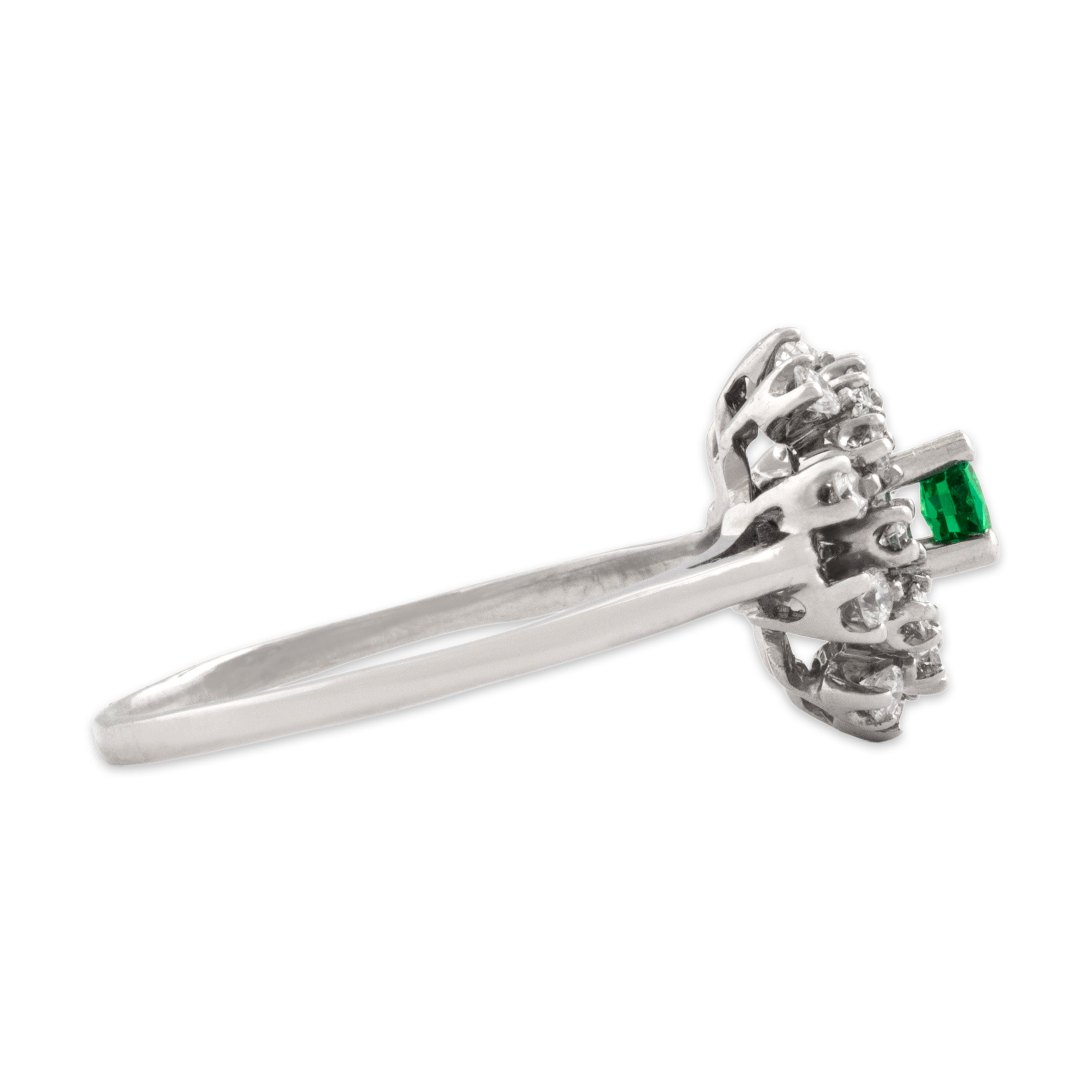 Vintage 14k White Gold Diamond Emerald Dazzling Burst Halo Ring 8.50