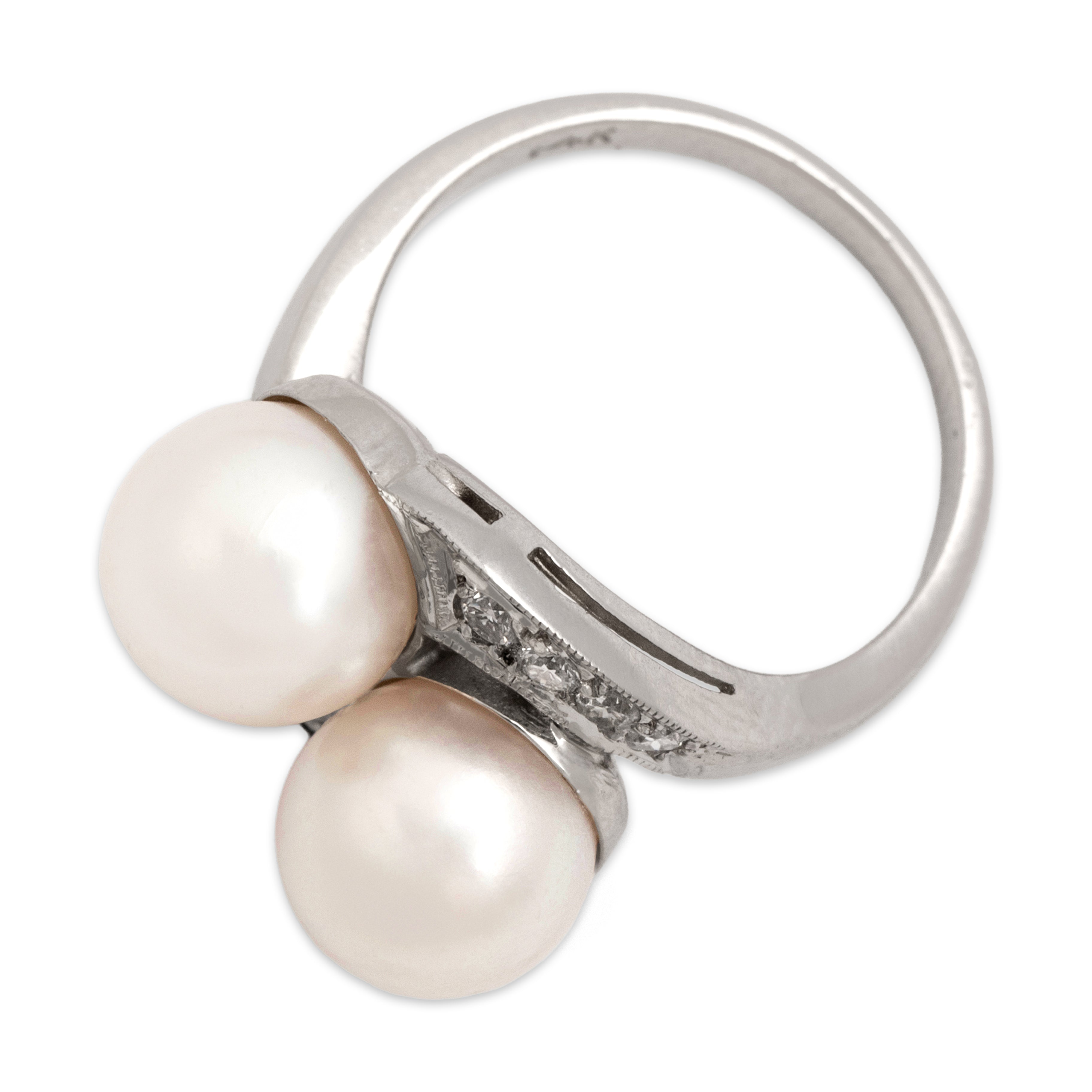 Vintage 14k White Gold Pearl Diamond Luminous Twin Swoop Ring 5.75