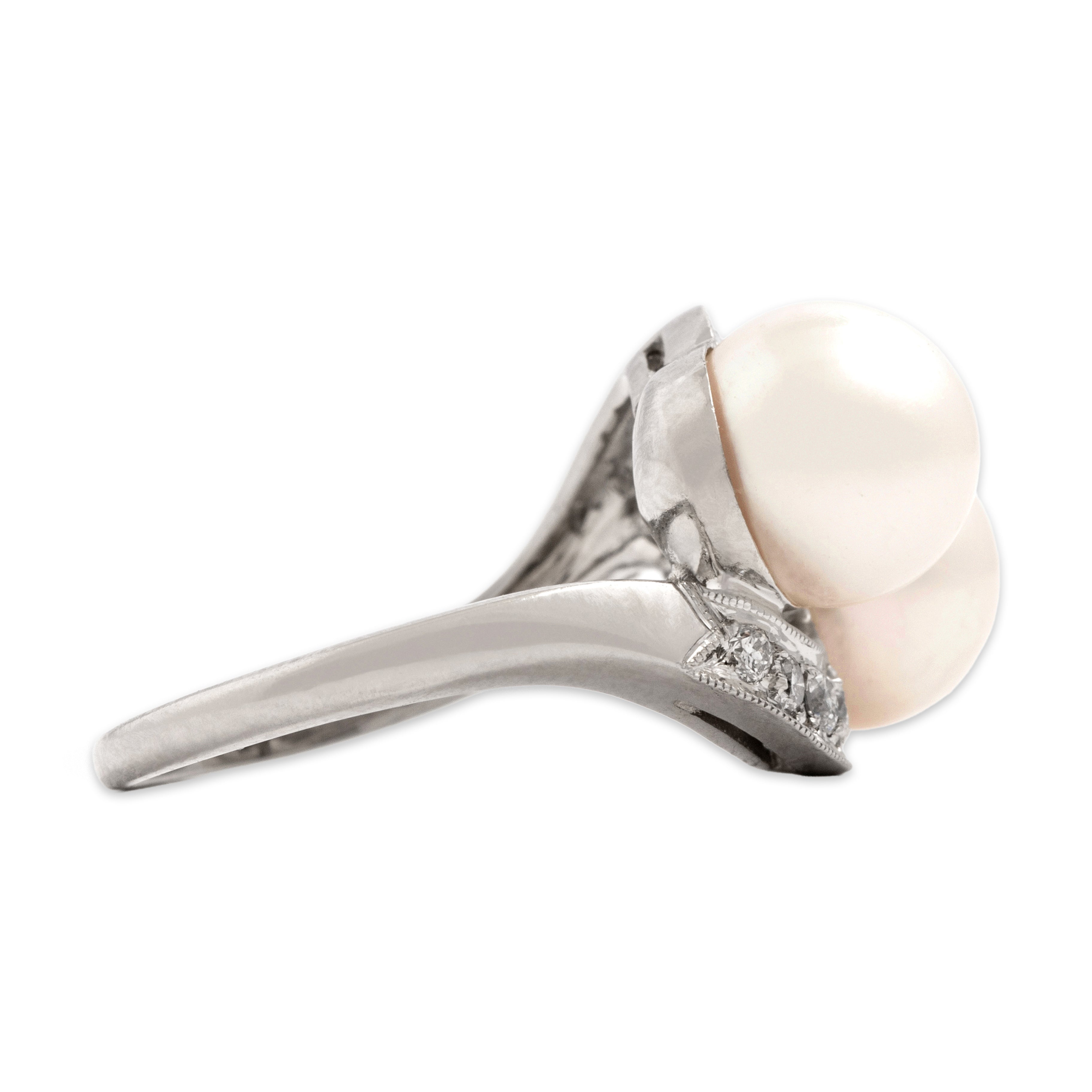 Vintage 14k White Gold Pearl Diamond Luminous Twin Swoop Ring 5.75