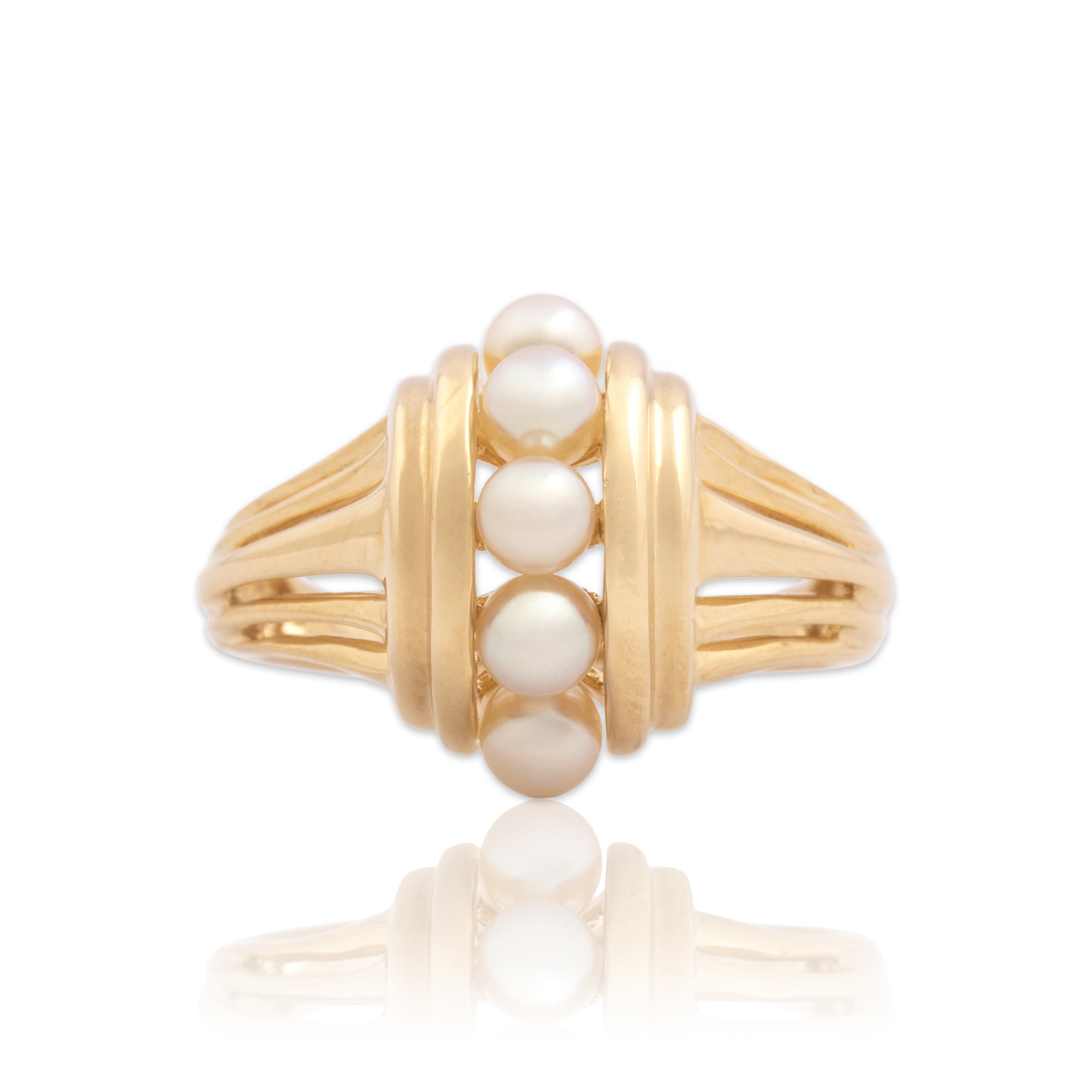 Vintage 14k Yellow Gold Pearl Elegant Luminous Line Ring - Close-up view