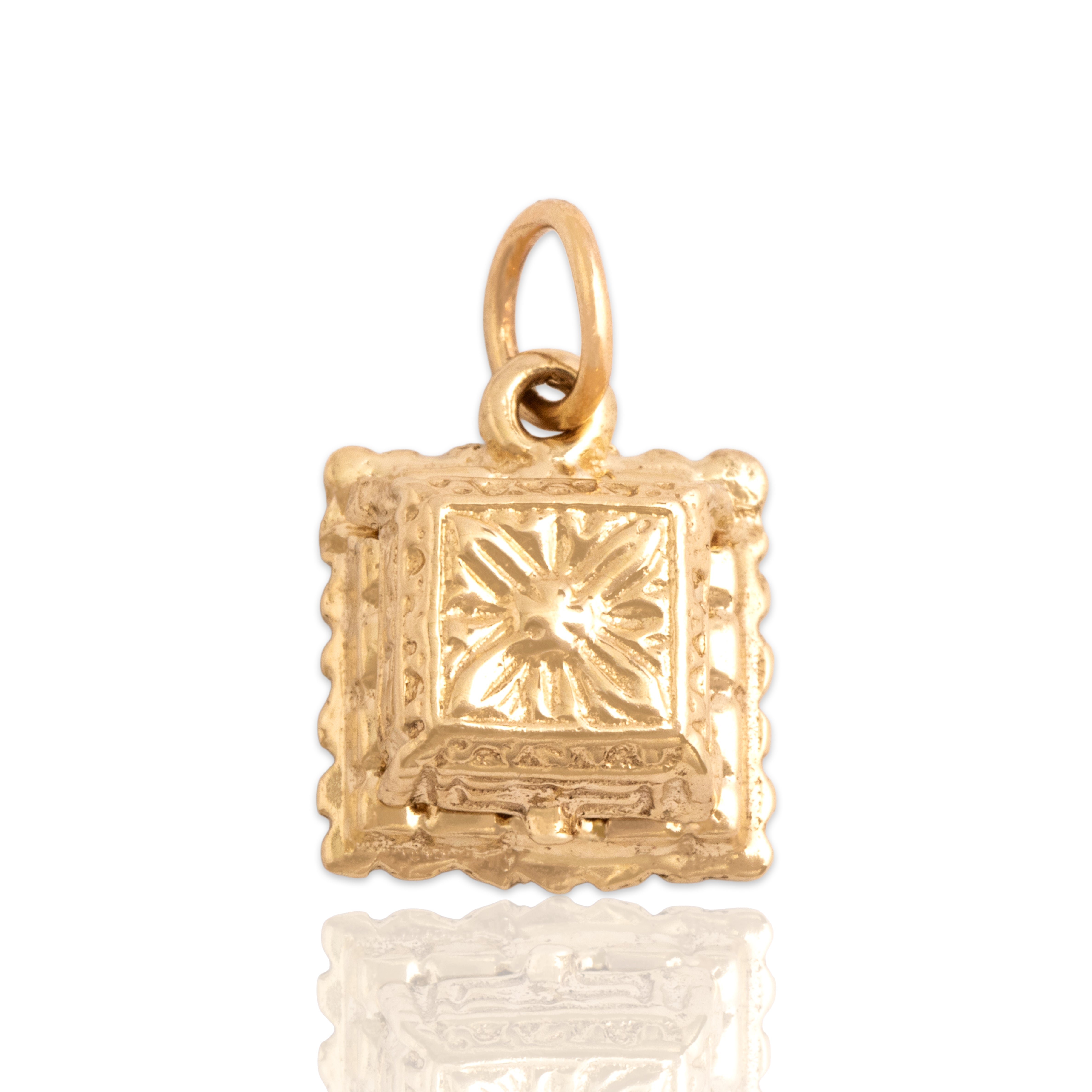 Vintage 14k Yellow Gold Diamond Romantic Engagement Ring Box Charm / Pendant - Close-up view