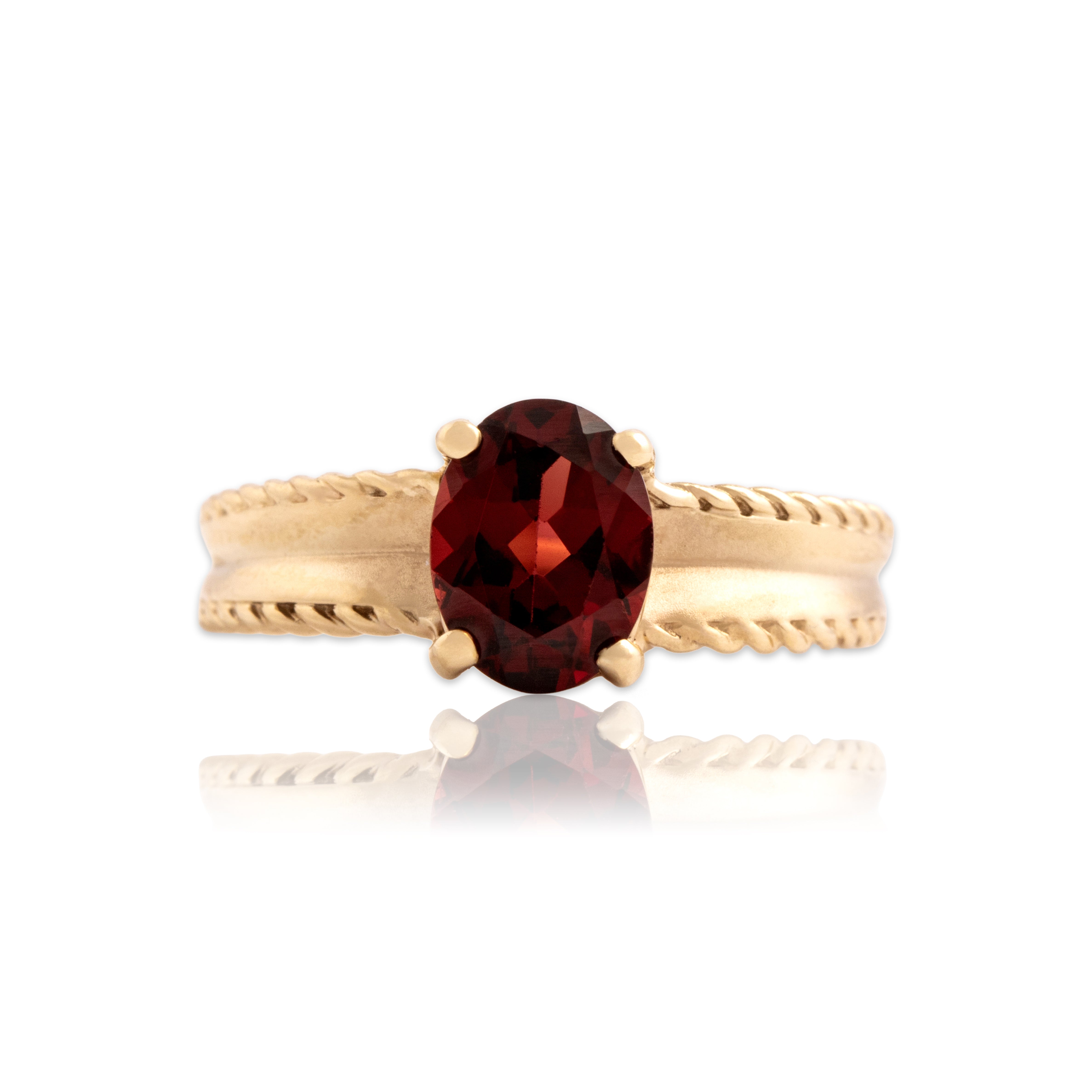 Vintage 10k Yellow Gold 1.4ct Garnet Framed Brushed Shoulder Ring - Close-up view