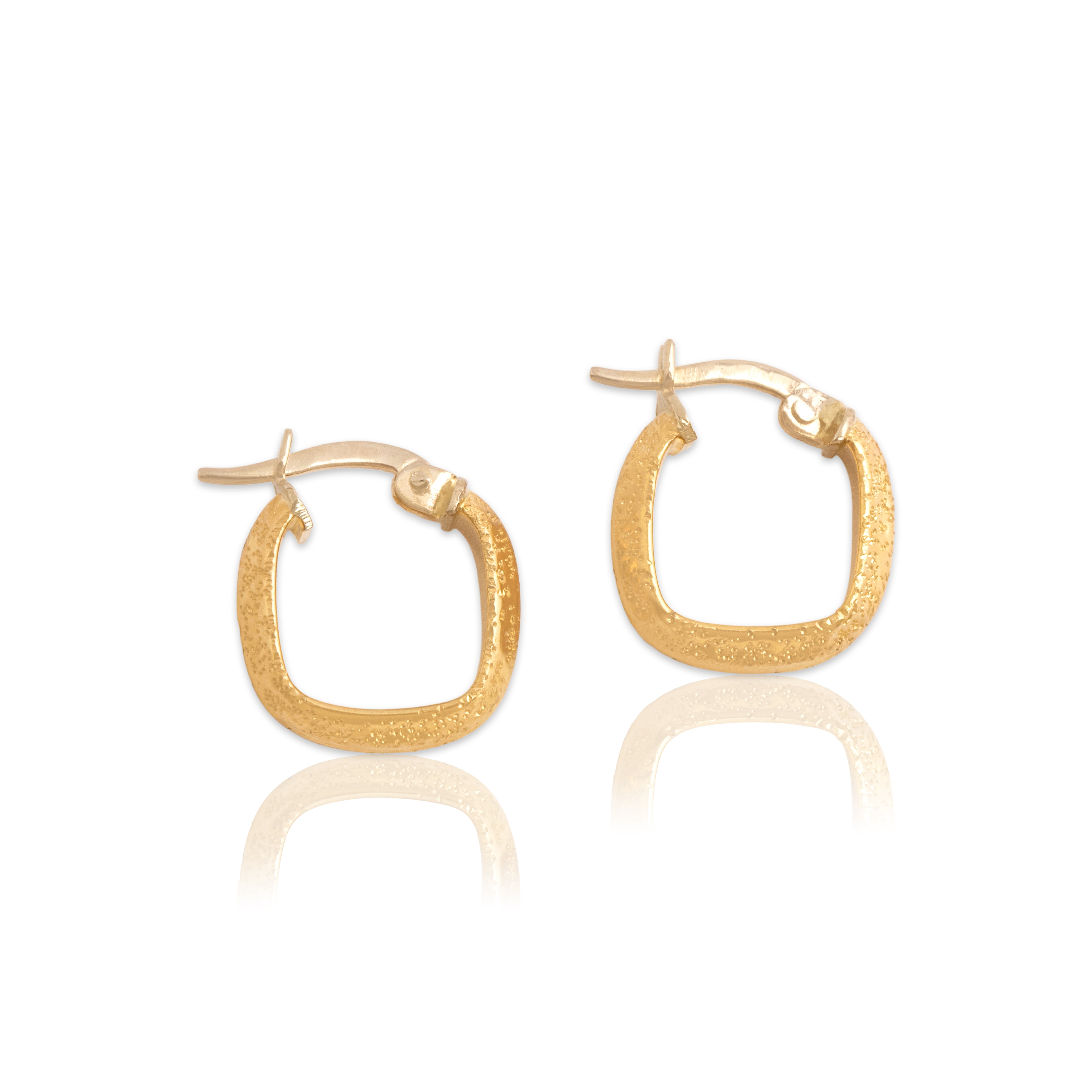 Vintage Italian Small 18k Yellow Gold Everyday Glittering Huggie Earrings
