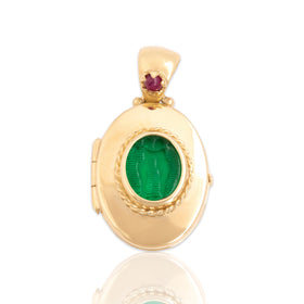 Vintage 14k Yellow Gold Green Glass Ruby Intaglio Dancing Cherub Locket Pendant