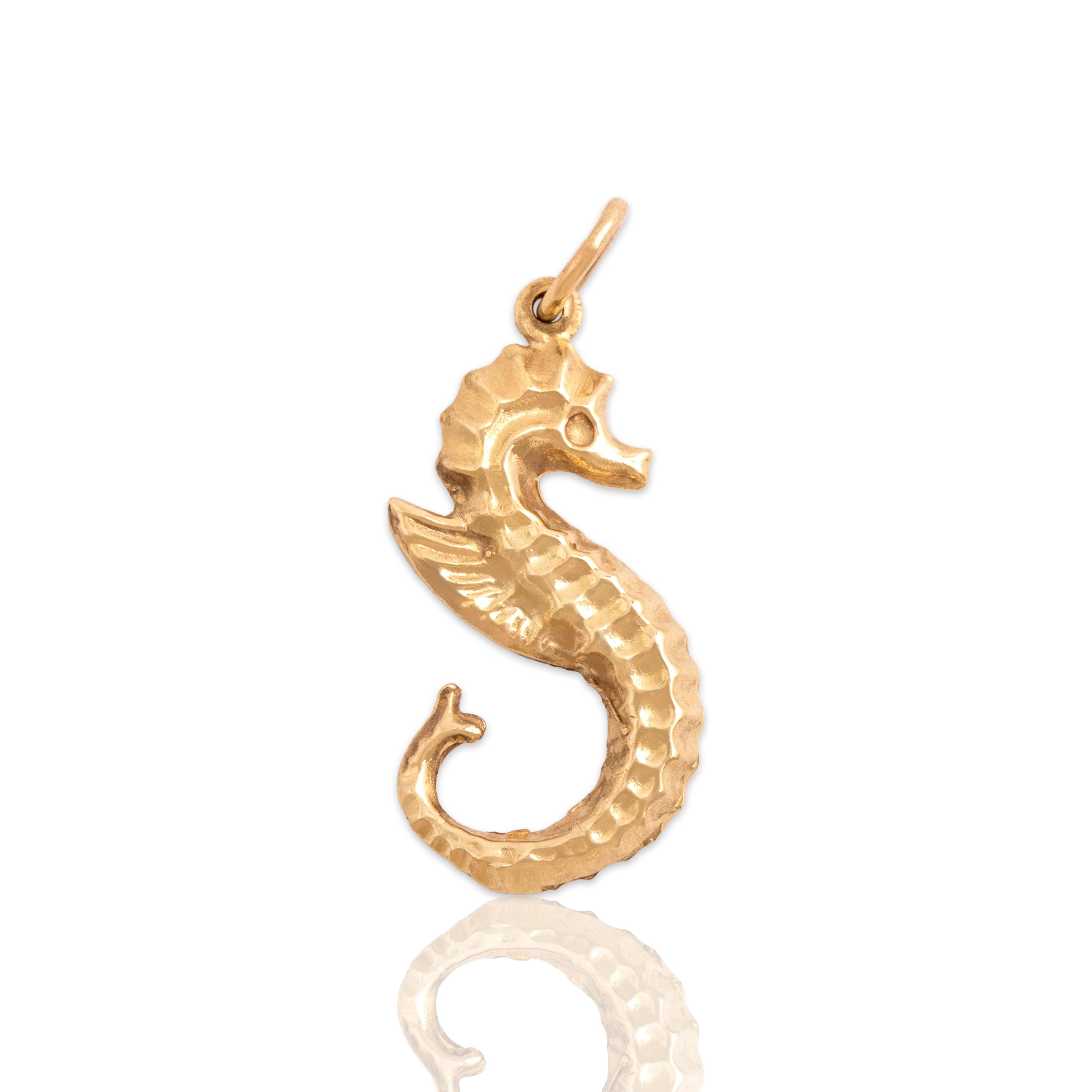 Vintage 14k Yellow Gold Swimming Seahorse Charm / Pendant - Close-up view