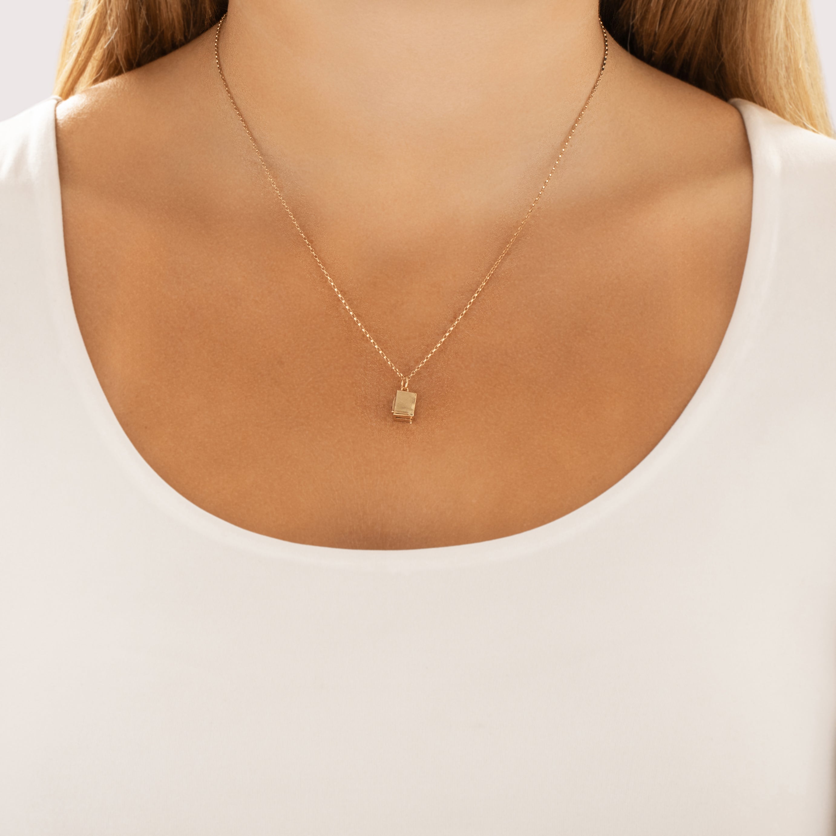 Vintage 14k Yellow Gold Delightful Articulating Toaster And Bread Pendant - On model view