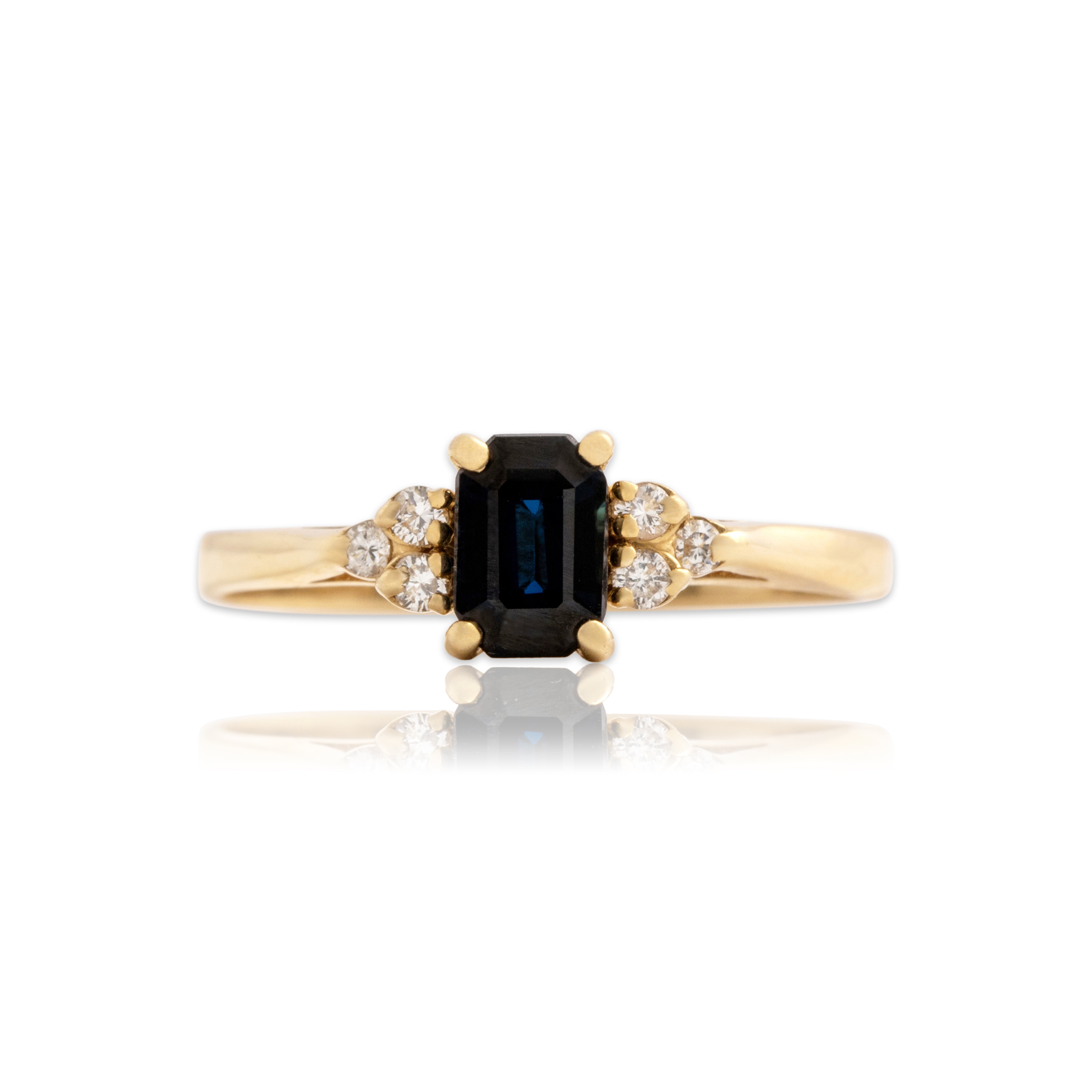 Vintage 14k Yellow Gold .7ct Blue Sapphire Diamond Sparkling Emerald-Cut Ring - Close-up view