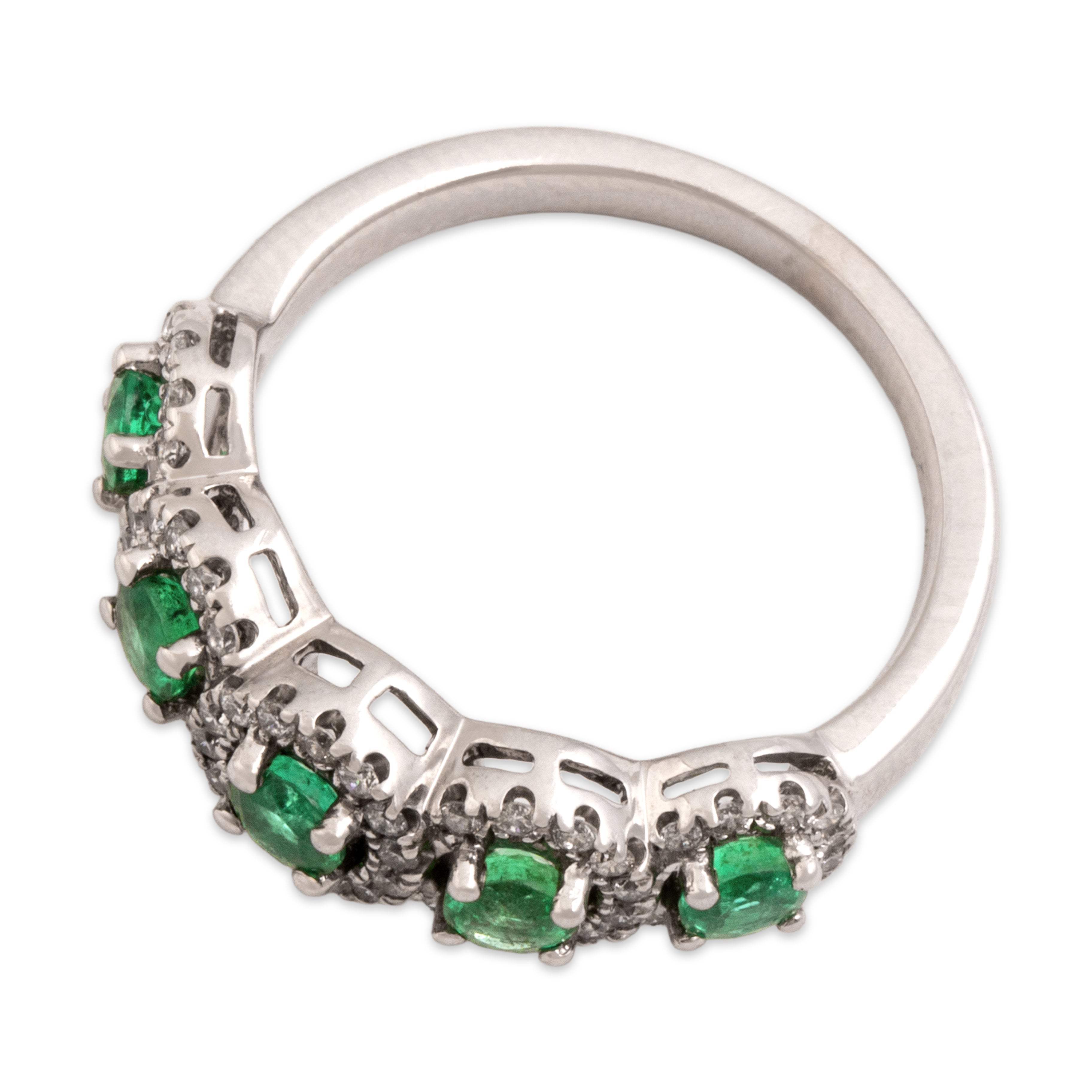 Estate 14k White Gold .58cttw Emerald Diamond Striking Radiating Line Ring 5.75