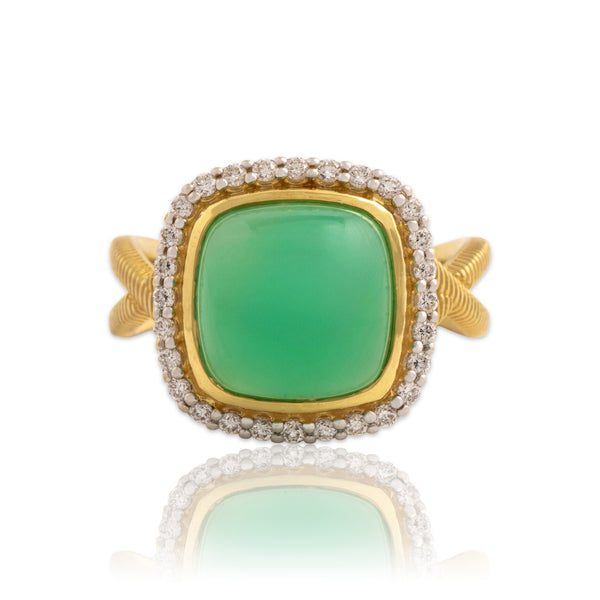 Vintage 18k Yellow Gold 3.04ct Chrysoprase Diamond Striking Dreamy Halo Ring - Close-up view