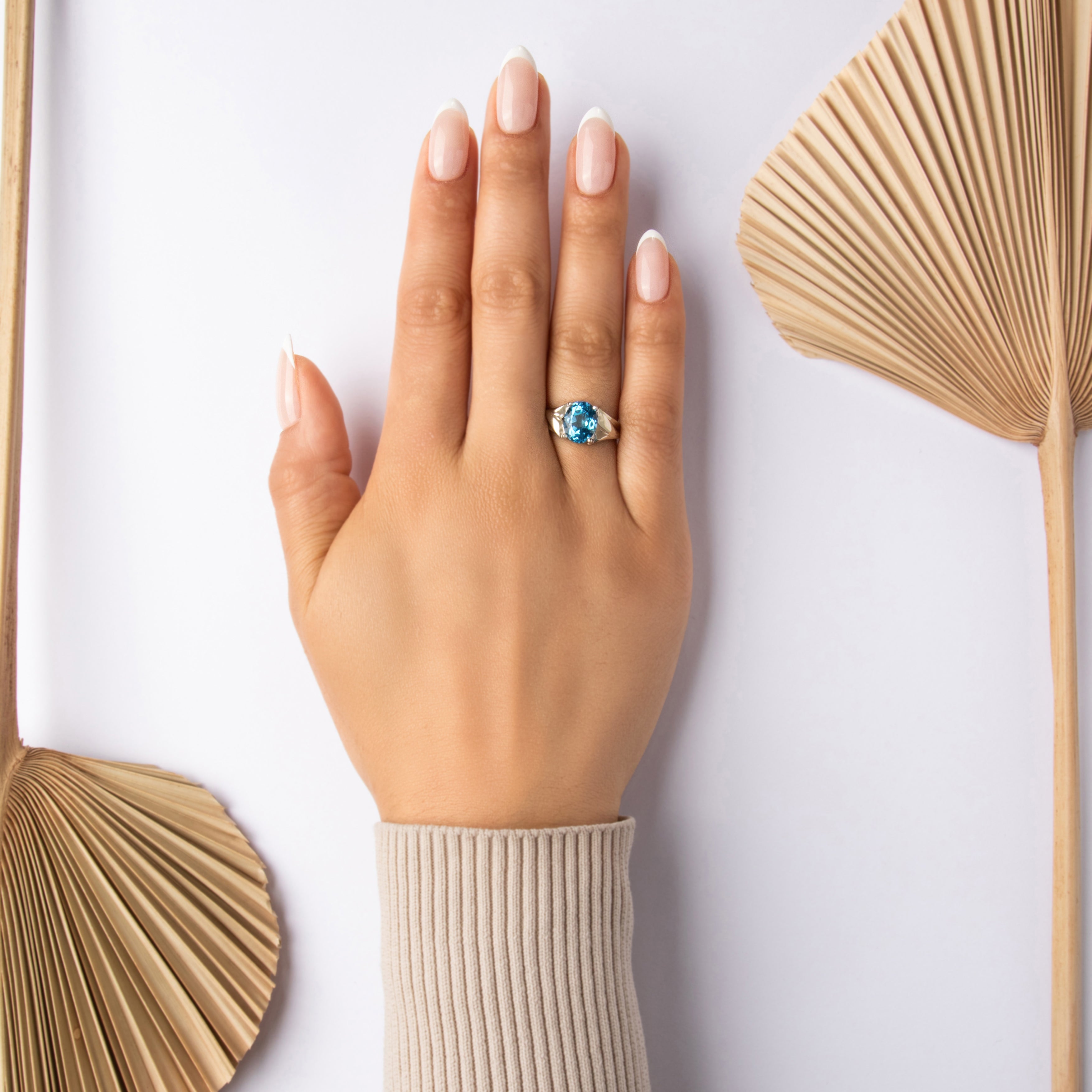 Vintage 10k White Gold 3.08ct Blue Topaz Vivid Oval Solitaire Ring 7.00