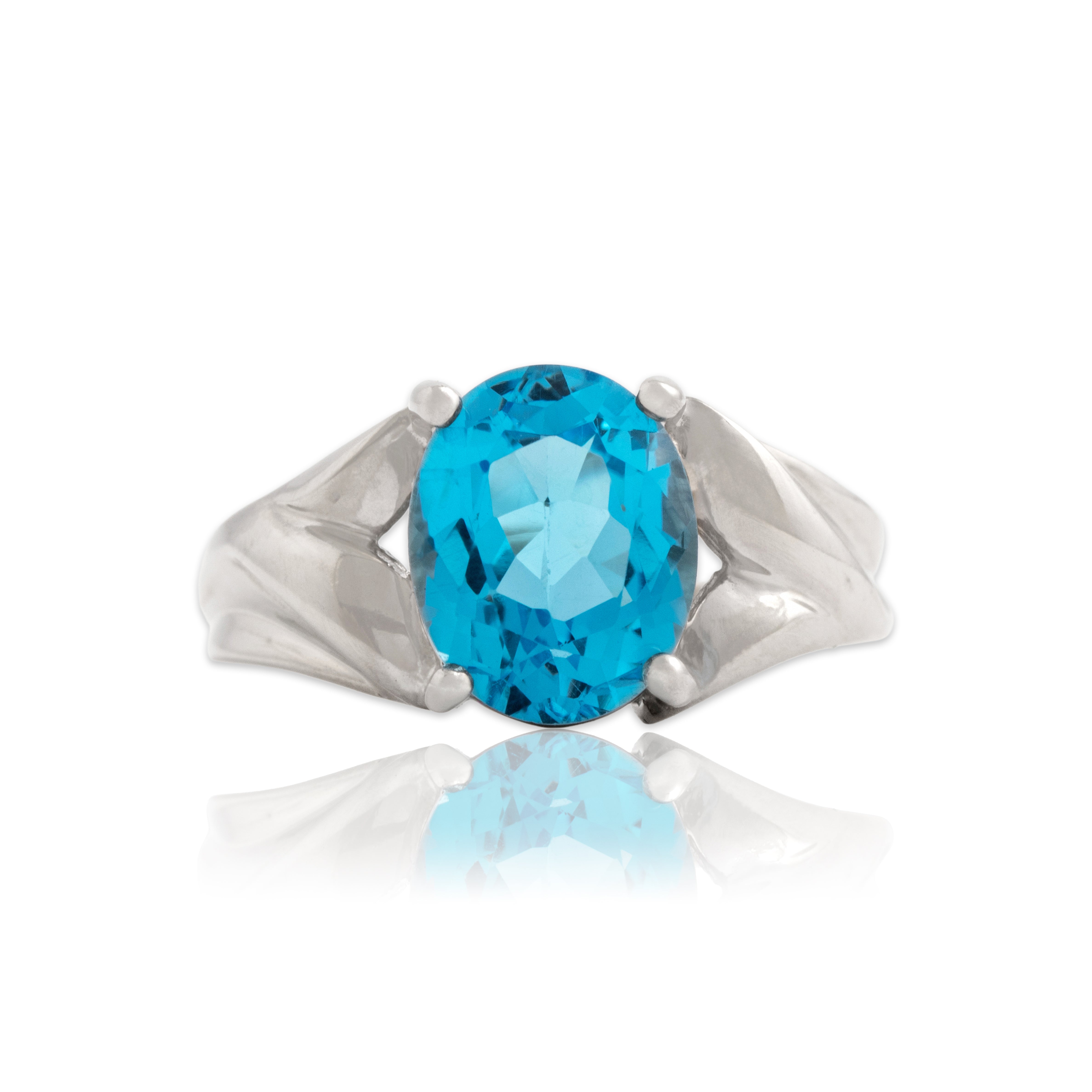 Vintage 10k White Gold 3.08ct Blue Topaz Vivid Oval Solitaire Ring - Close-up view