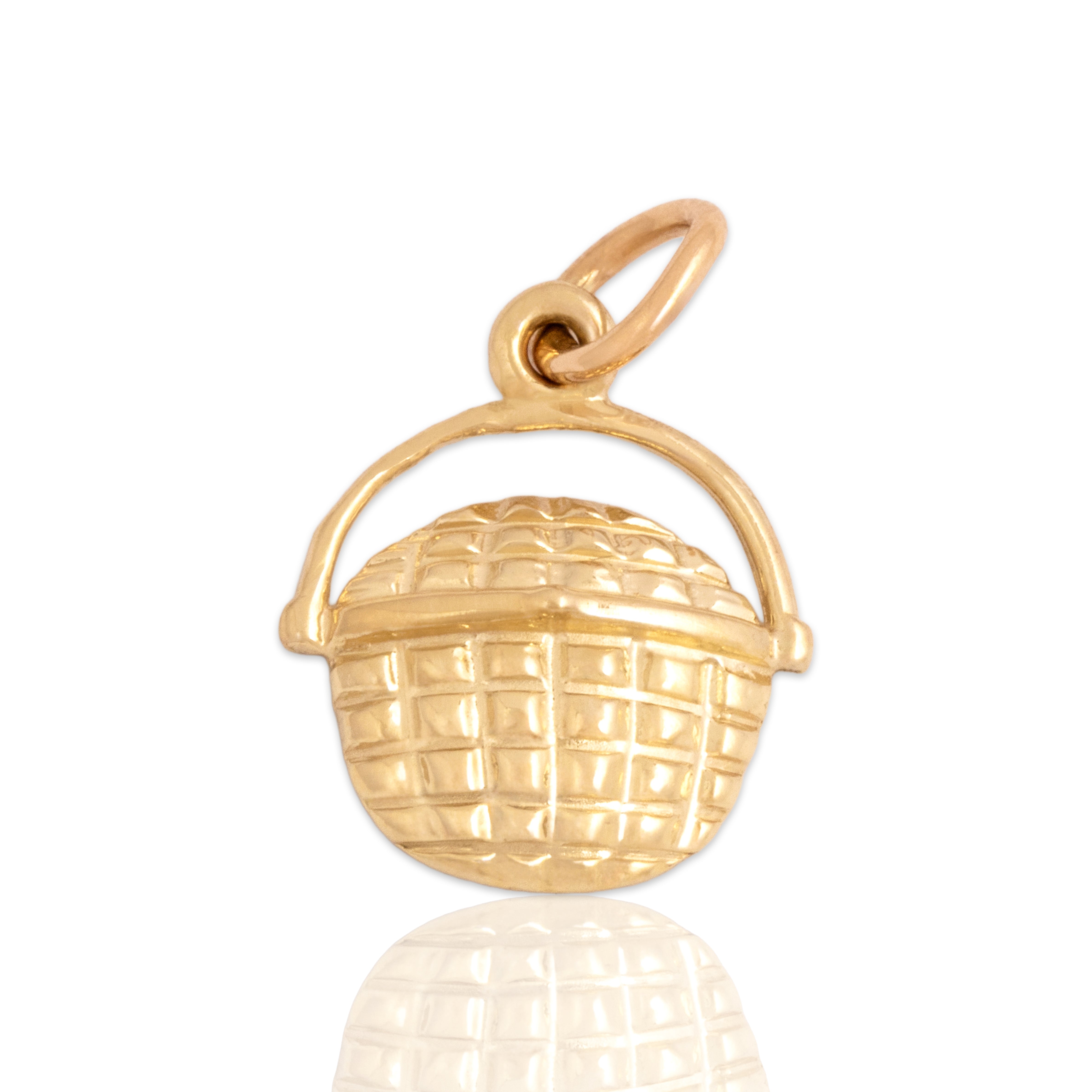 Vintage Small 14k Yellow Gold Nantucket Basket Charm / Pendant - Close-up view