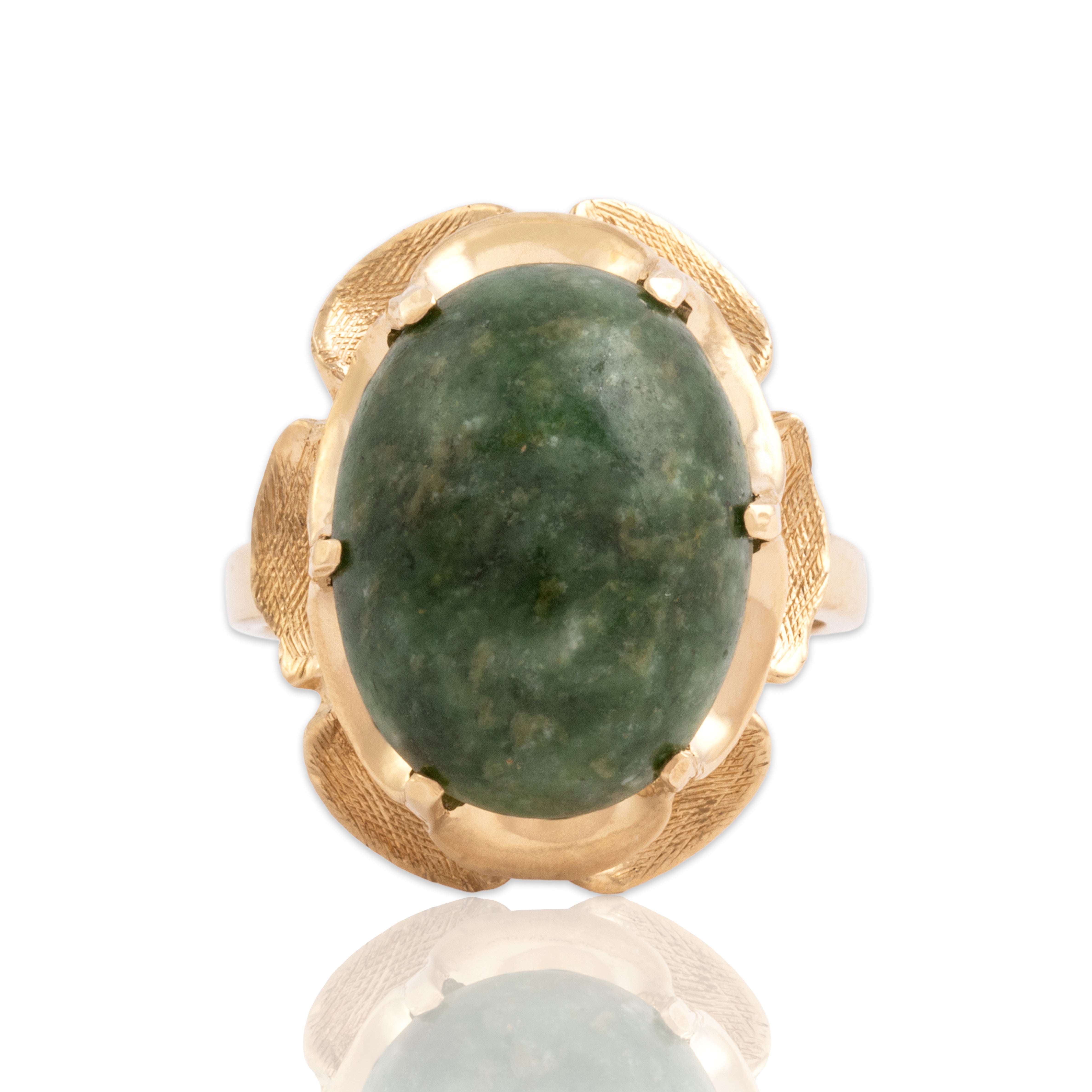 Vintage Large 14k Yellow Gold 8.78ct Spinach Jade Etched Buttercup Ring - Close-up view