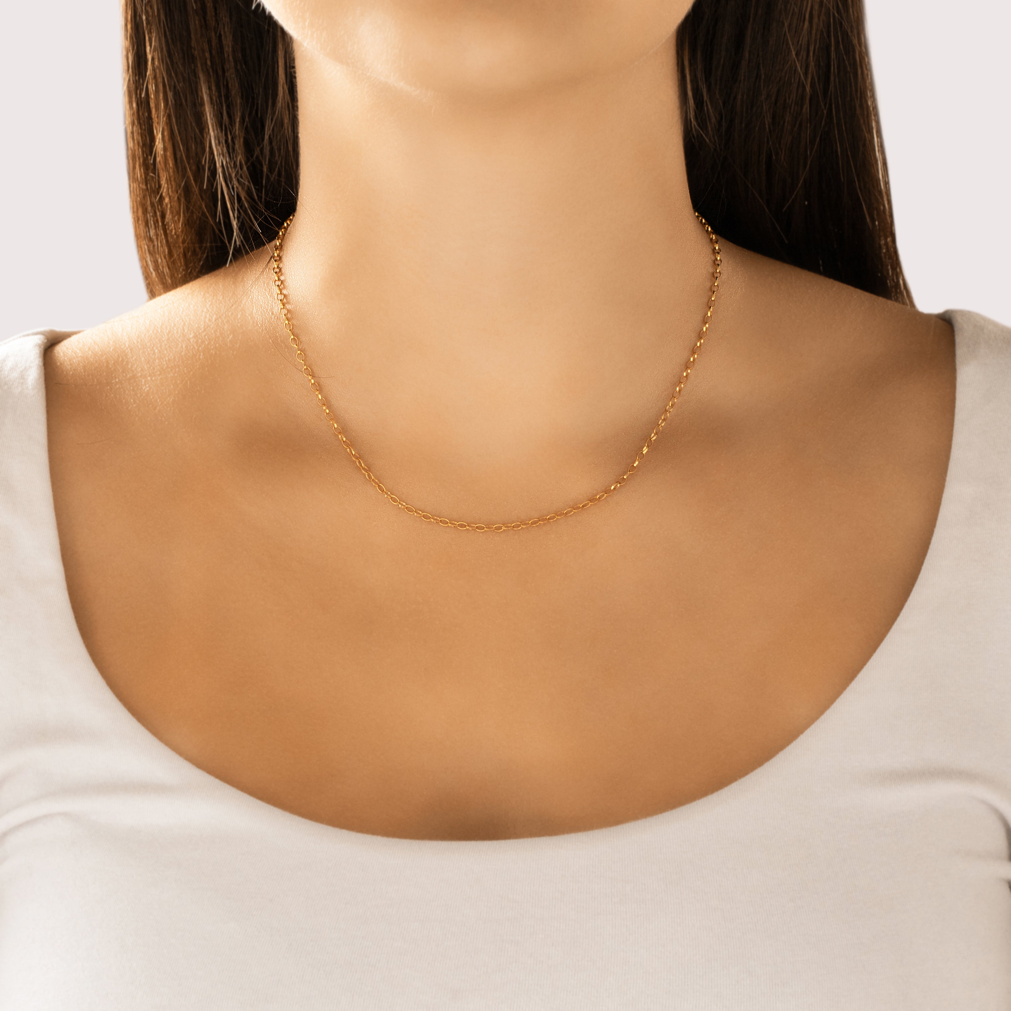 Estate German 18k Yellow Gold 2.2mm Chich Oval Cable Chain - On model view