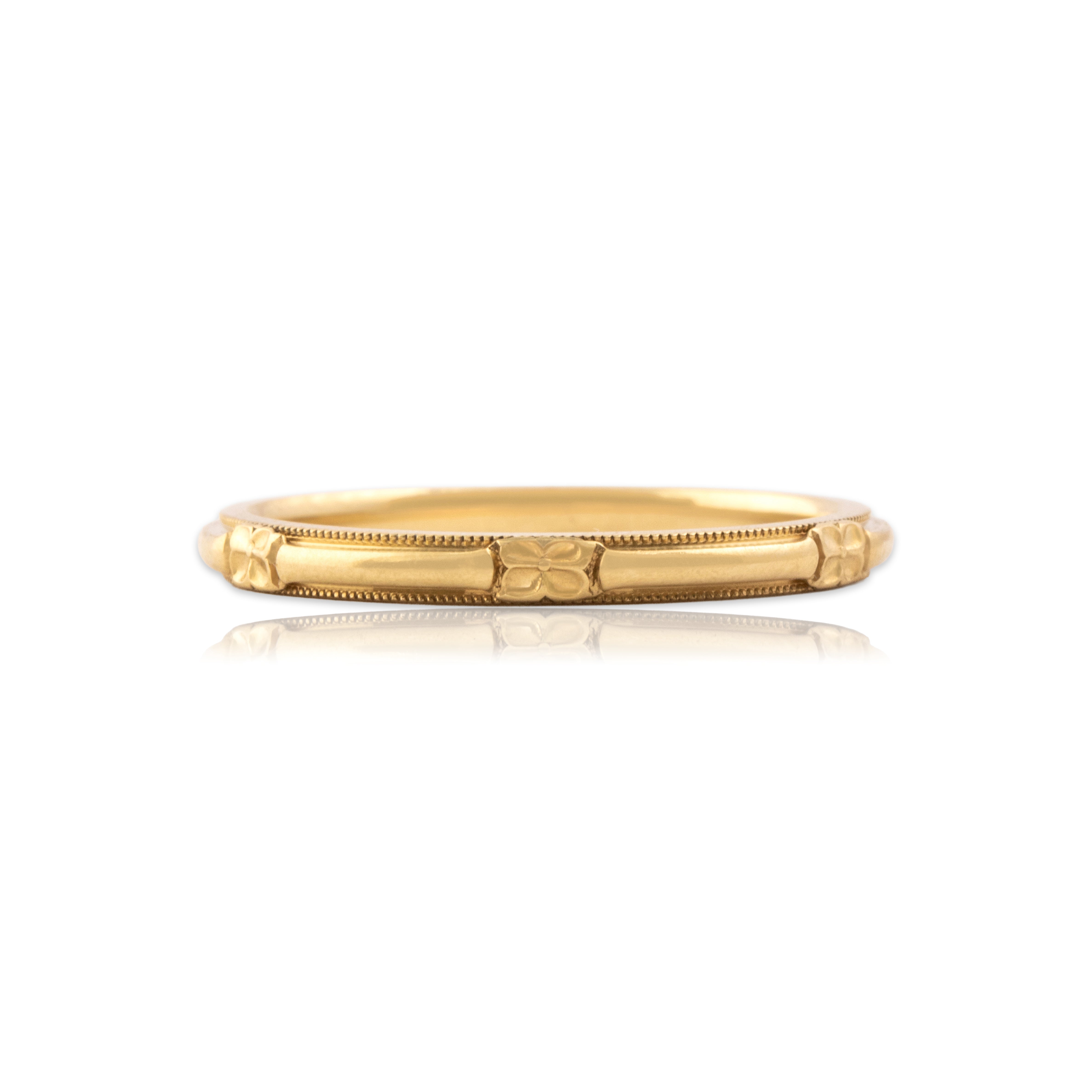 Vintage 14k Yellow Gold Milgrain Detail Blossom Band Ring - Close-up view