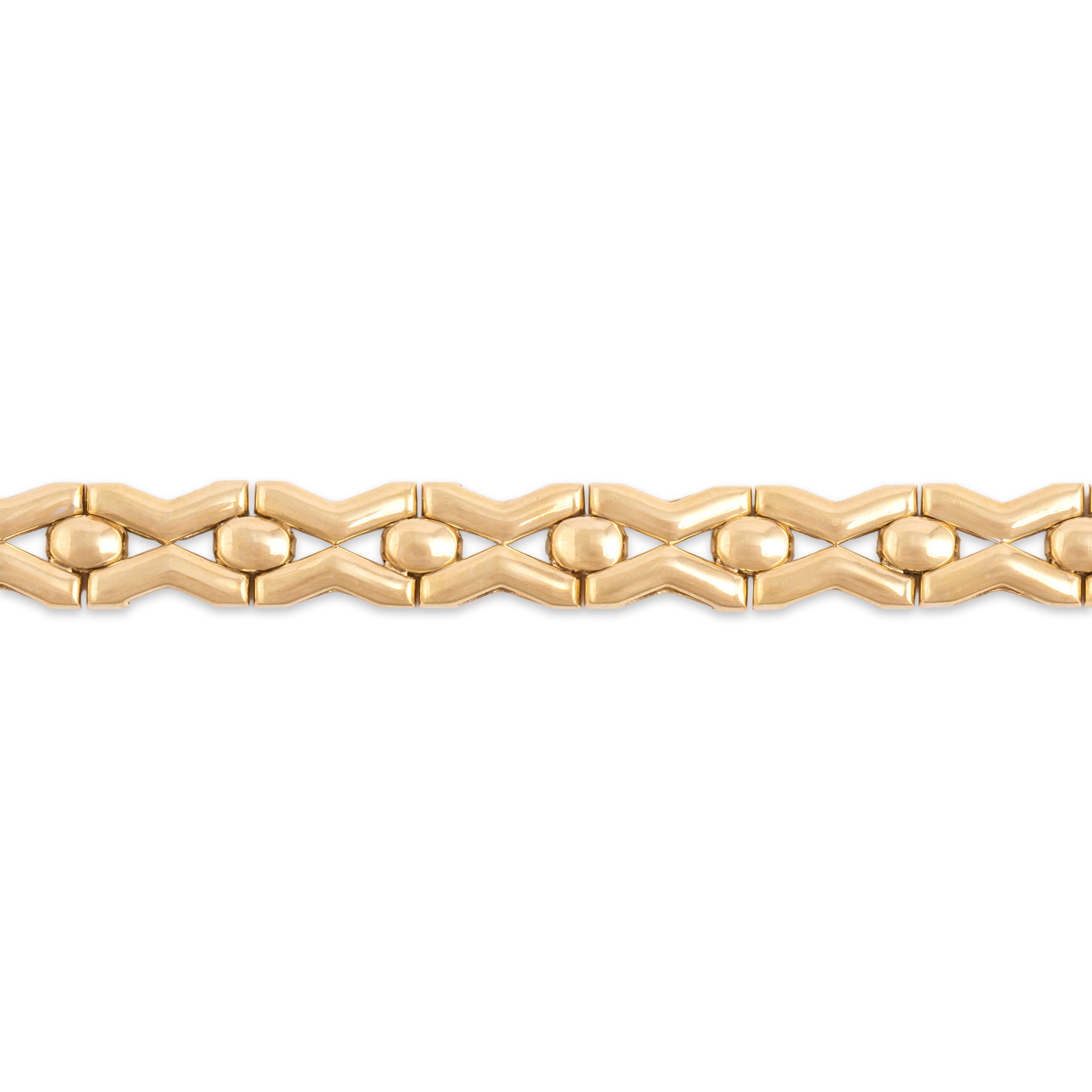 Vintage 18k Yellow Gold Playful X Link Bracelet - Close-up view