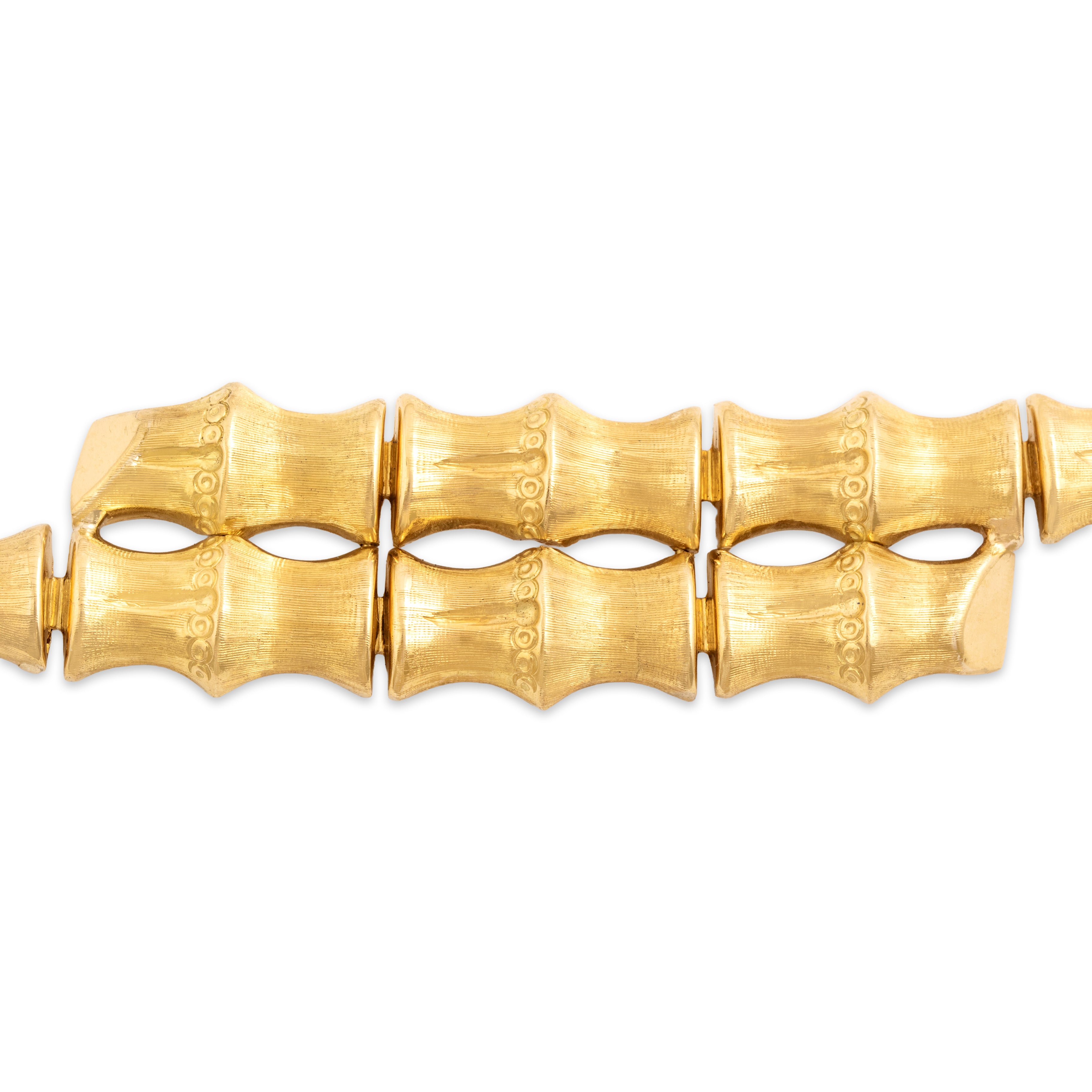 Vintage Italian Substantial 18k Yellow Gold Bamboo Link Bracelet - Close-up view