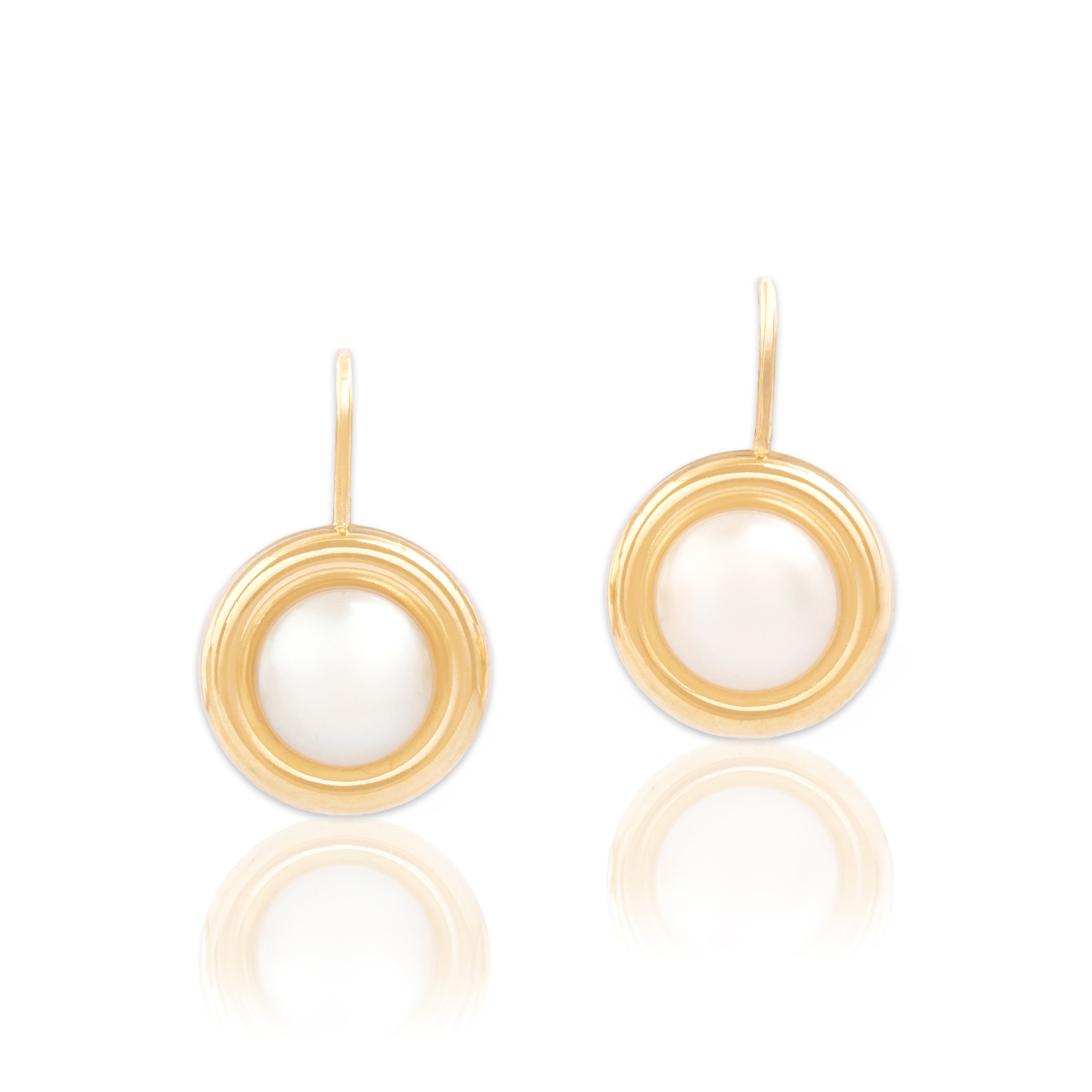 Vintage 14k Yellow Gold Pearl Luminous Button Lever Back Earrings - Close-up view