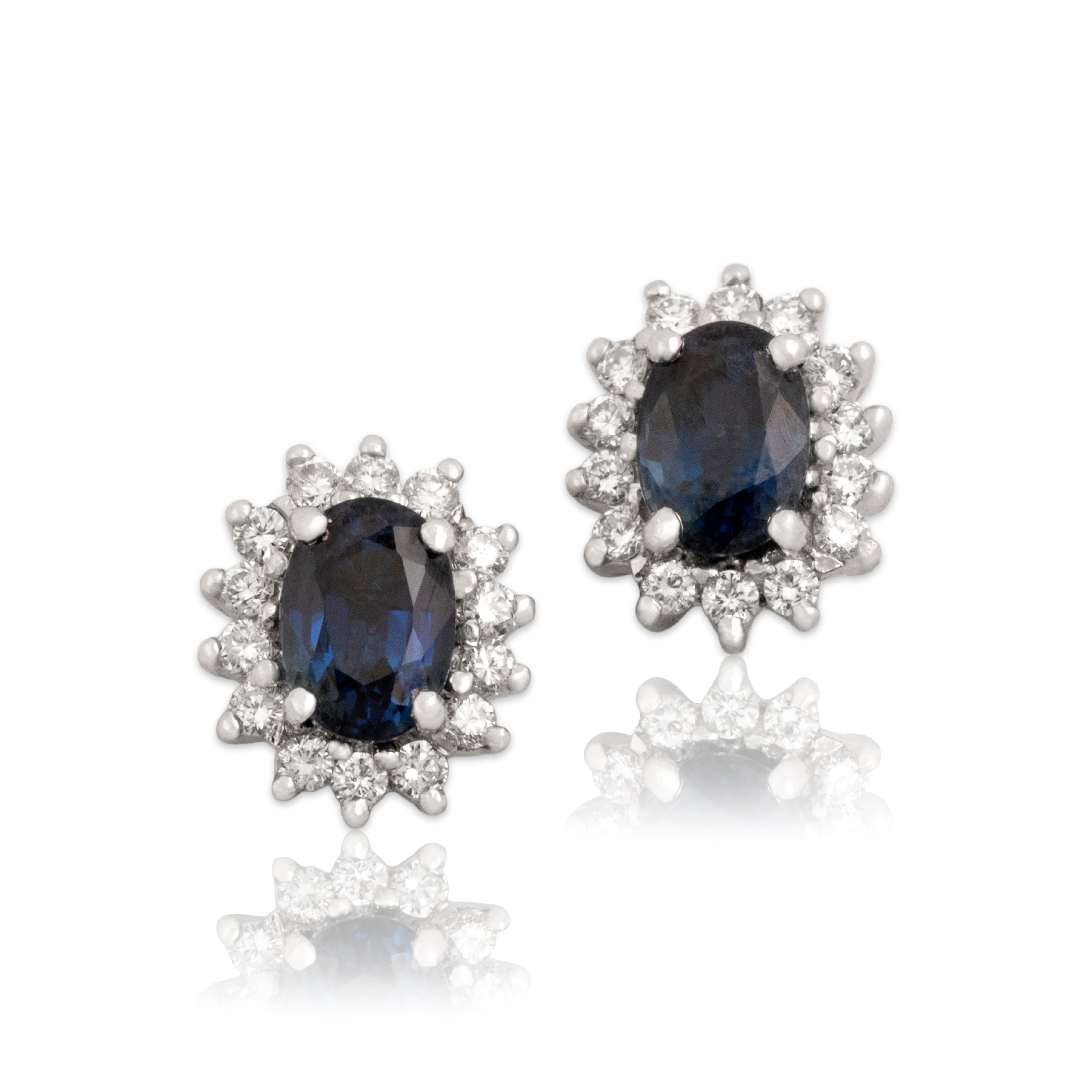 Vintage 18k White Gold 1.18cttw Blue Sapphire Diamond Elegant Oval Halo Stud Earrings - Close-up view