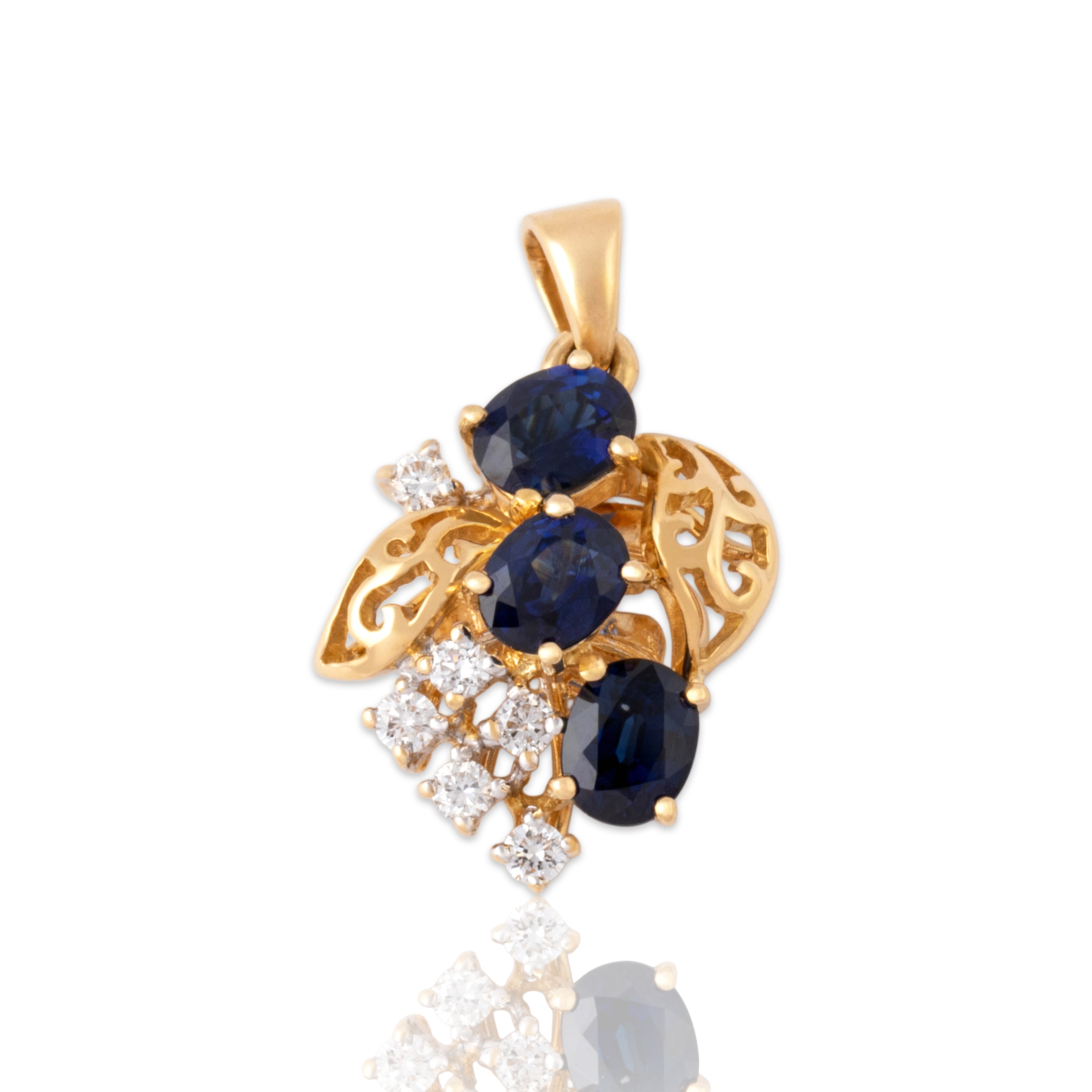 Vintage 18k Yellow Gold 1.41cttw Blue Sapphire Diamond Brilliant Flourishing Cluster Pendant - Close-up view