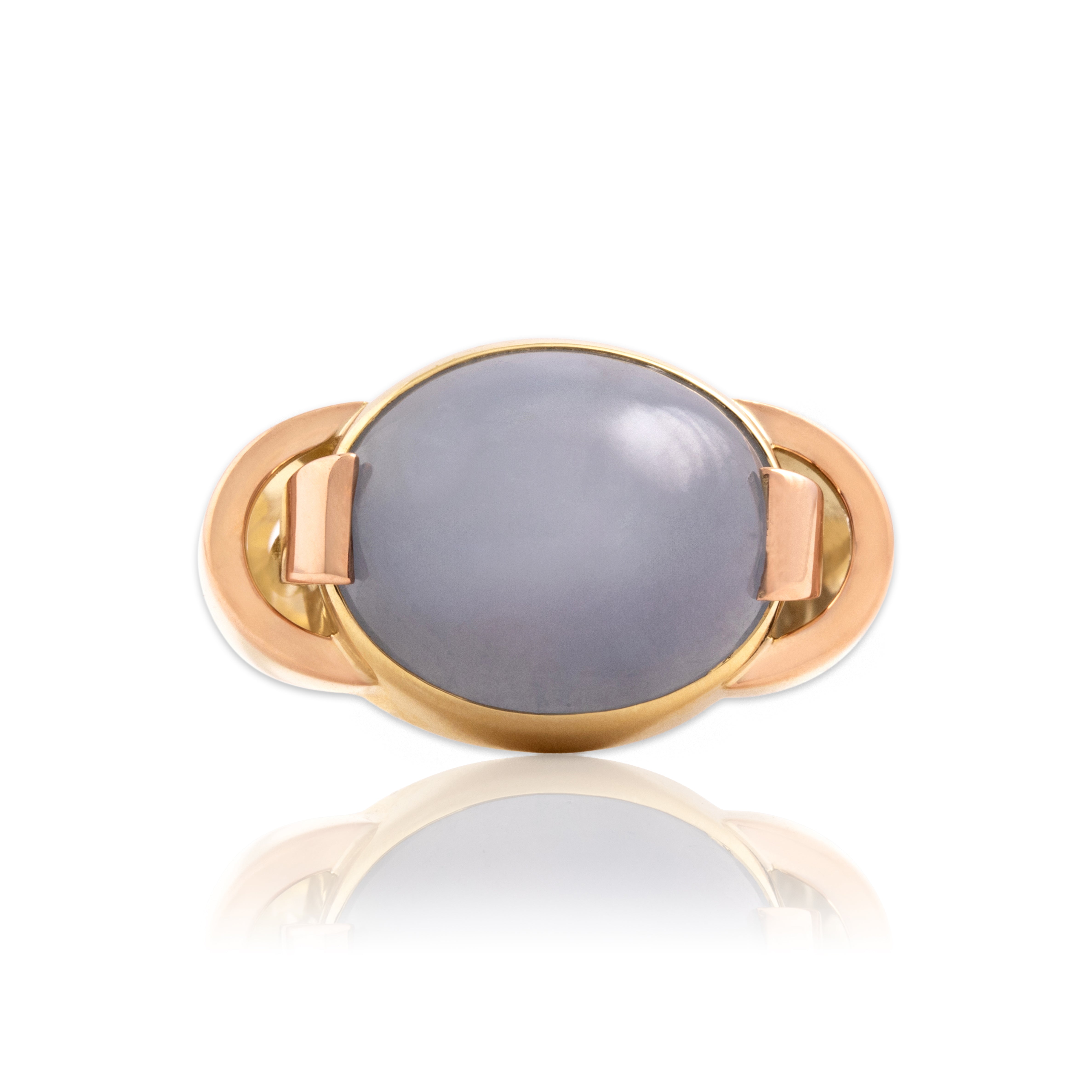 Vintage 14k Yellow & Rose Gold 14.09ct Lavender Star Sapphire Bold East-West Cabochon Ring - Close-up view