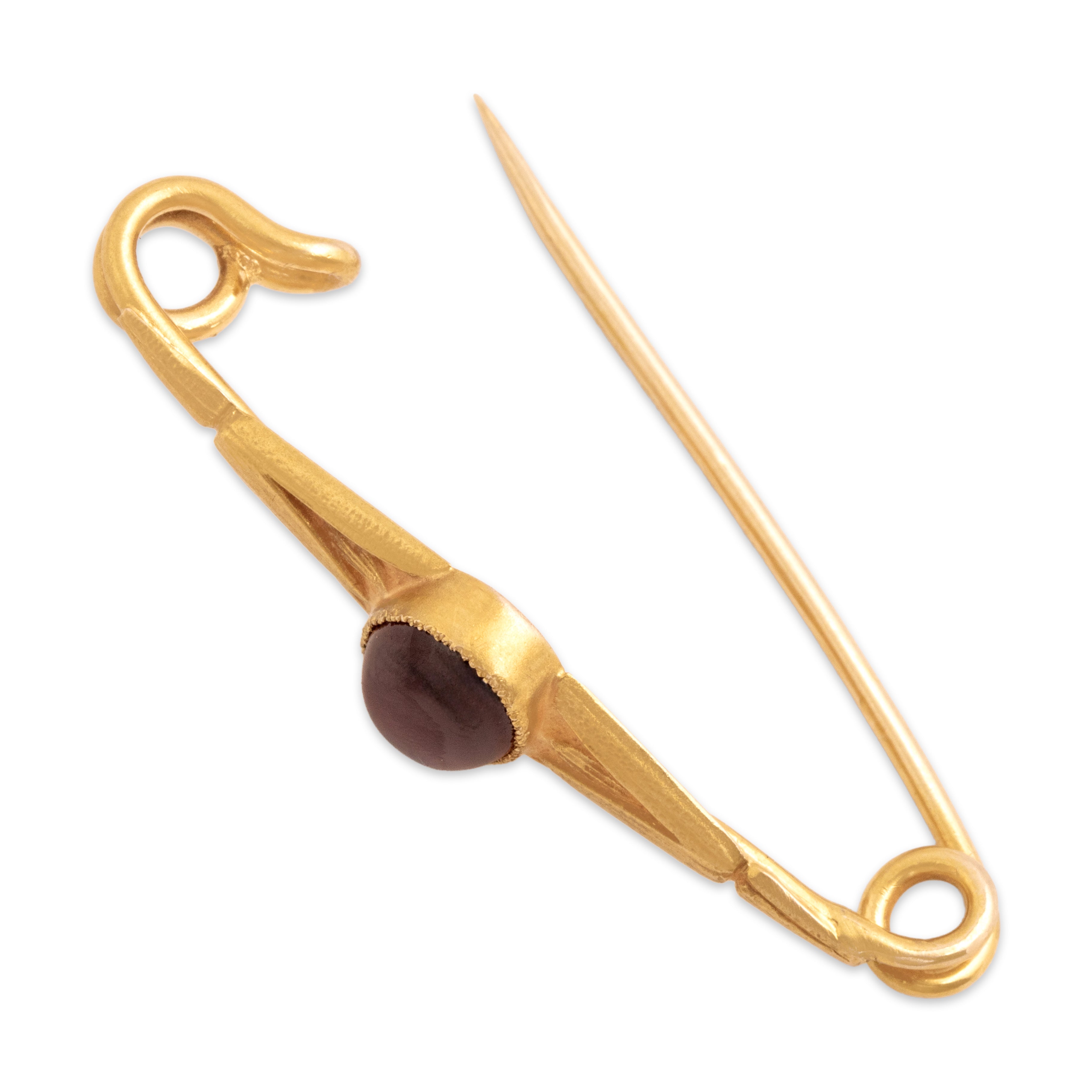 Antique Arts & Crafts Sloan & Co. 14k Yellow Gold 1.6ct Foil-Backed Garnet Pin
