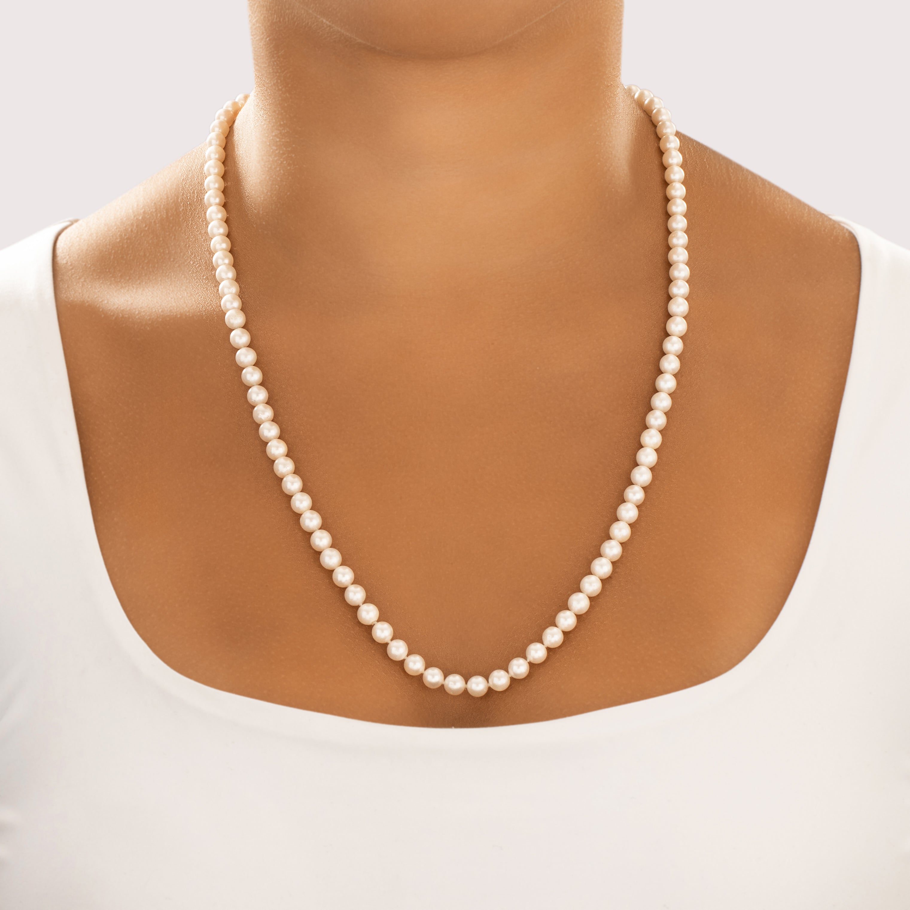 Vintage 14k Yellow Gold Pearl Luminous Classic Strand Necklace - On model view