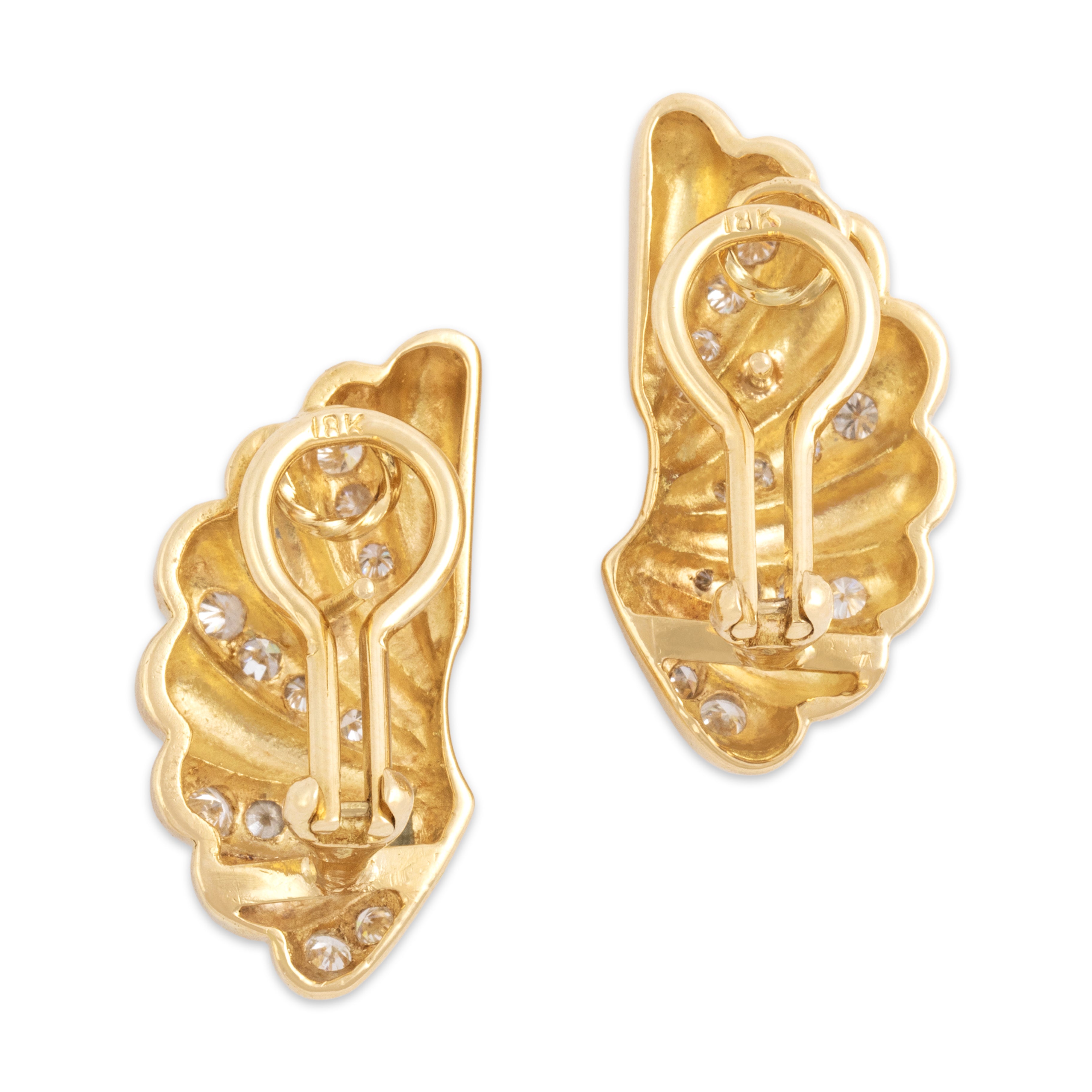 Vintage Substantial 18k Yellow Gold .95cttw Diamond Sparkling Ribbed Fan Omega-Back Earrings - Back view