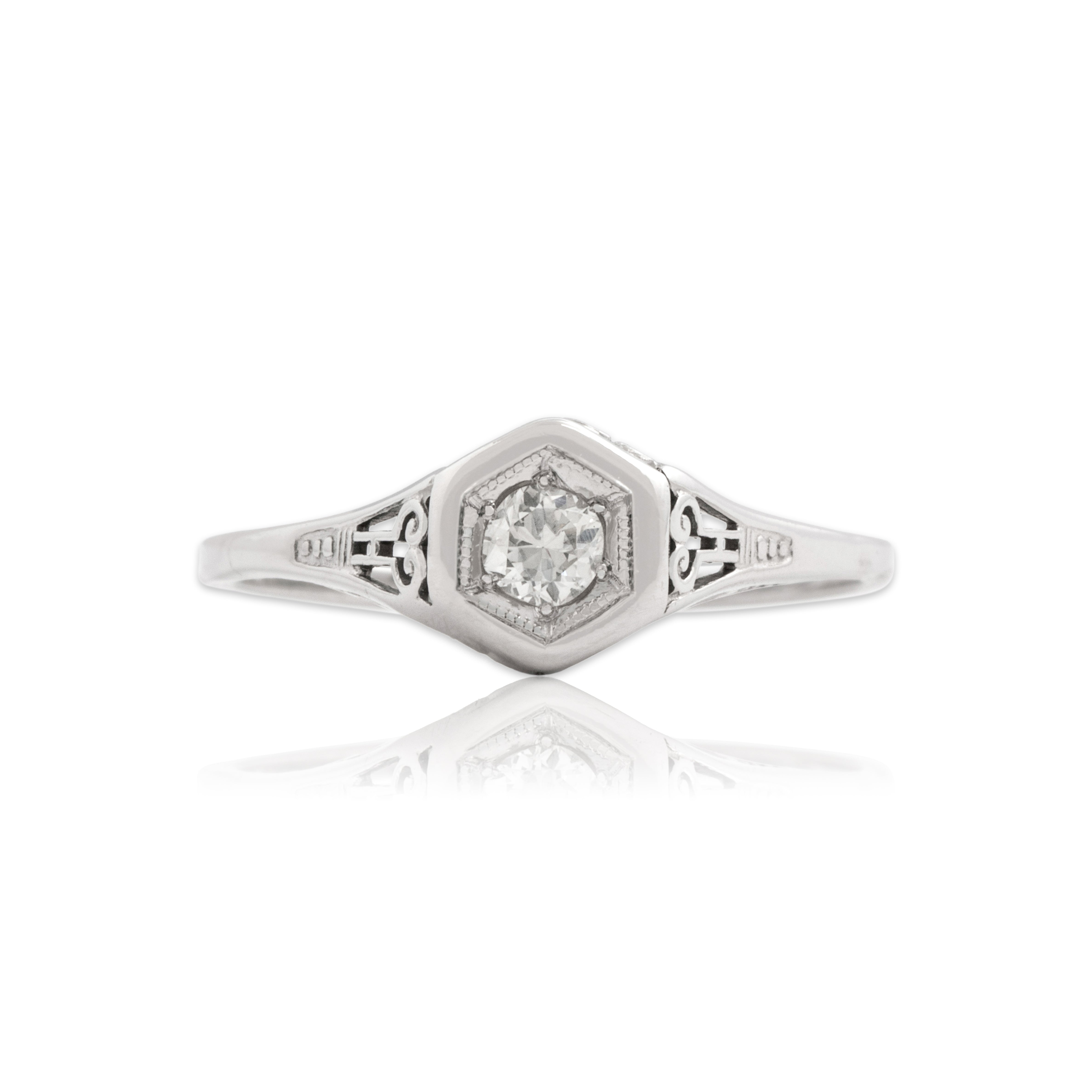 Vintage 18k White Gold .16ct Diamond Tall Architectural Solitaire Ring 7.50