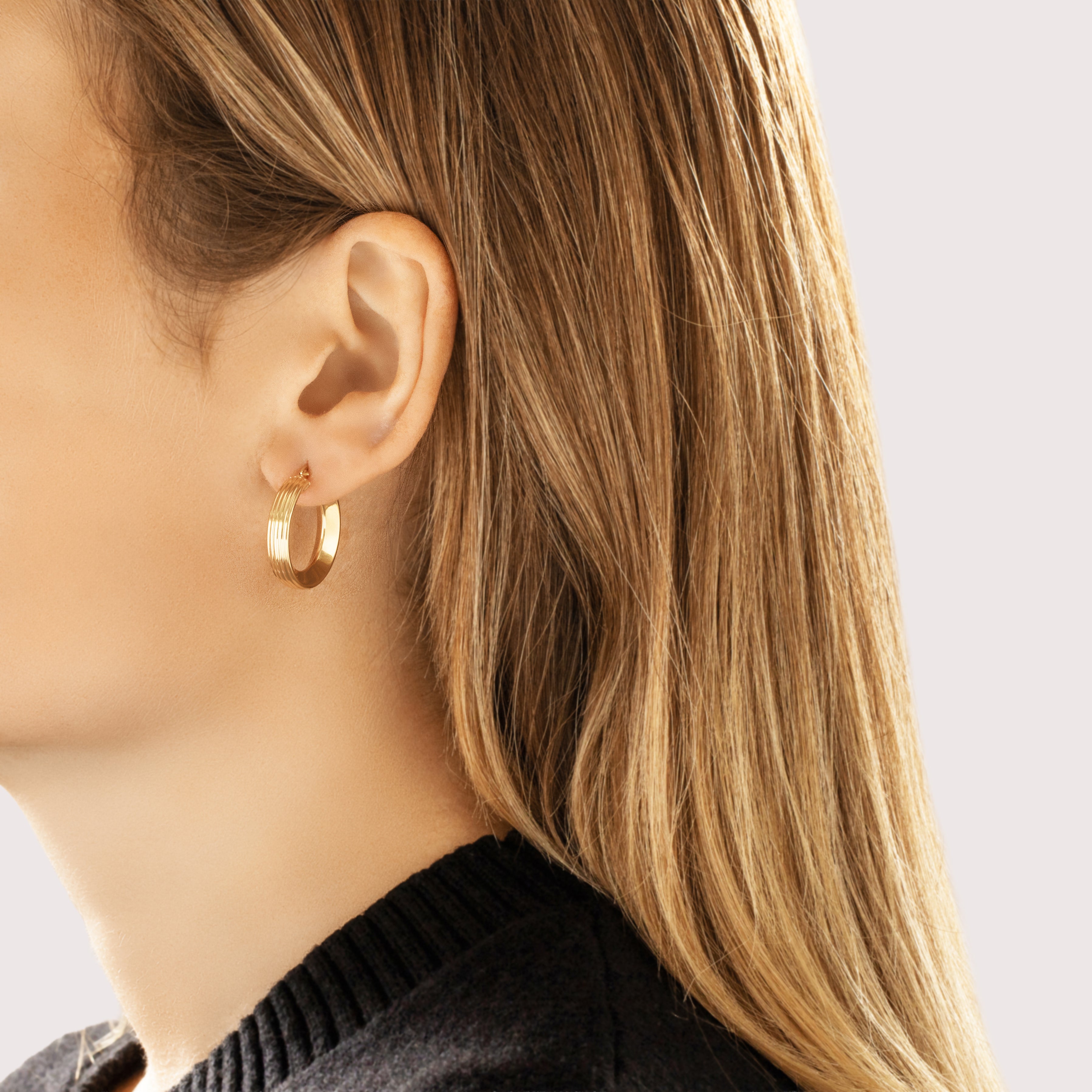 Vintage Italian 14k Yellow Gold Classic Gleaming Column Hoop Earrings - On model view