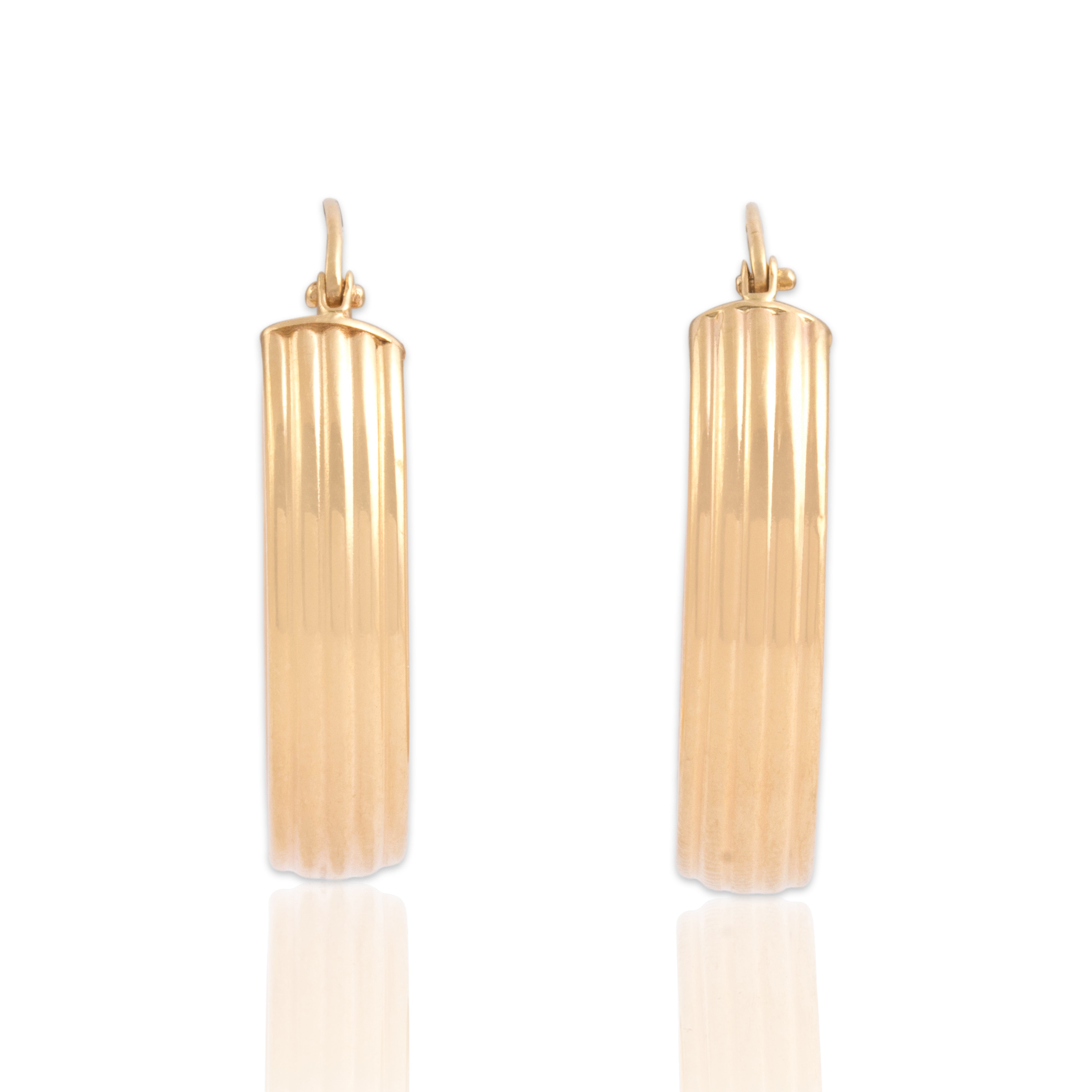 Vintage Italian 14k Yellow Gold Classic Gleaming Column Hoop Earrings - Close-up view