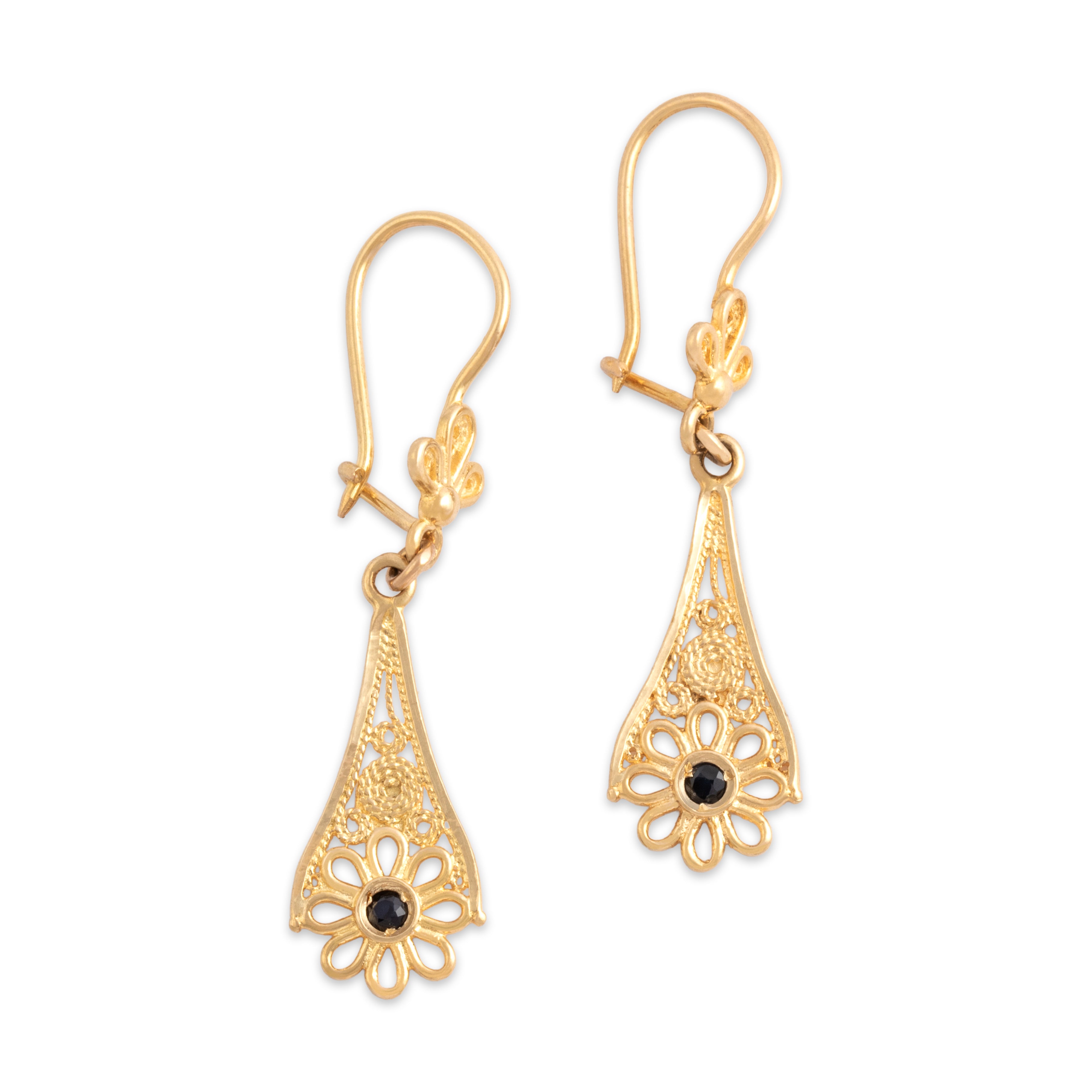 Vintage 18k Yellow Gold Blue Sapphire Ornate Floral Drop Dangle Earrings - detail view #1