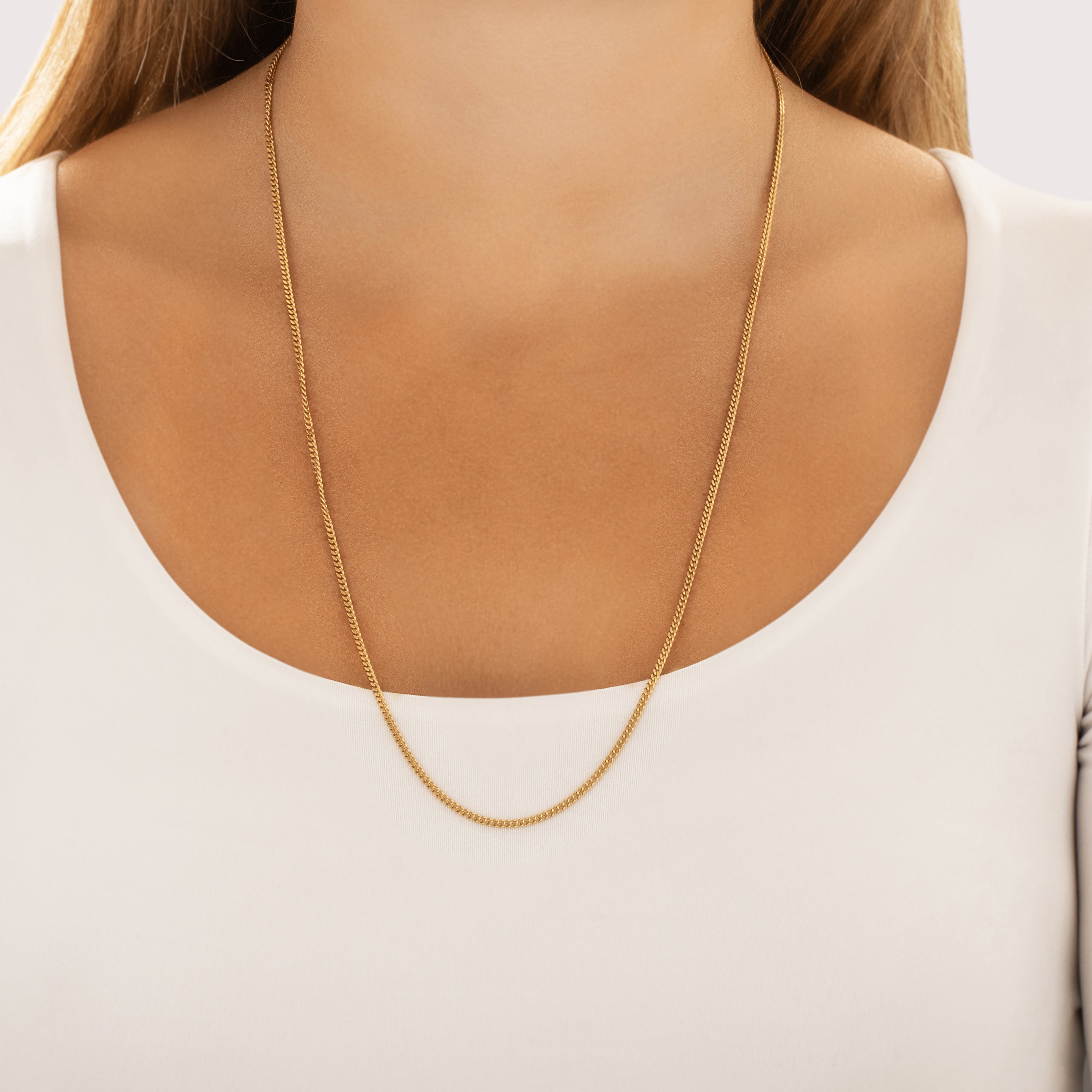 Vintage Italian 18k Yellow Gold 2.1mm Classic Curb Chain - On model view