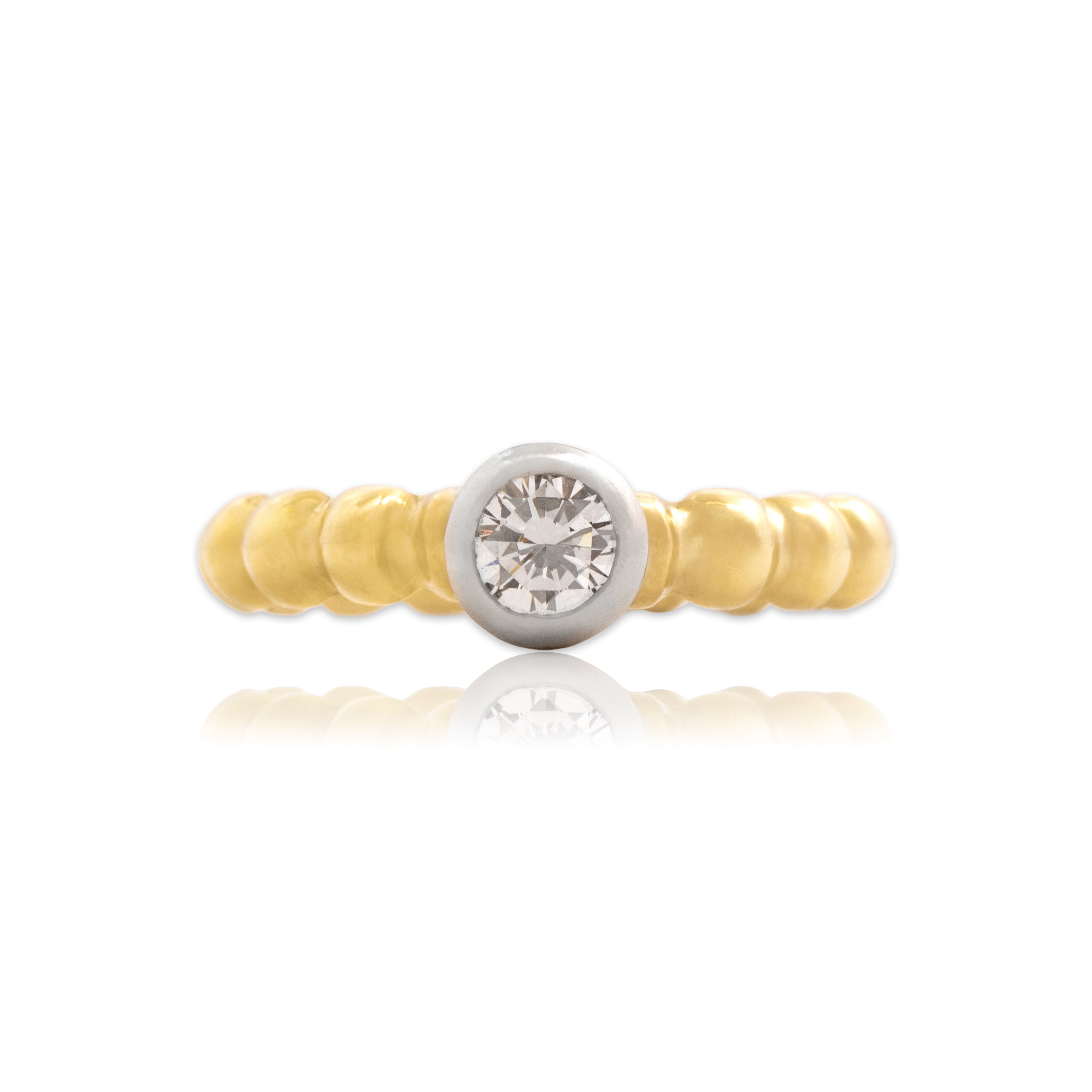 Estate 18k Yellow Gold & Platinum Diamond Bubble Band Solitaire Ring - Close-up view