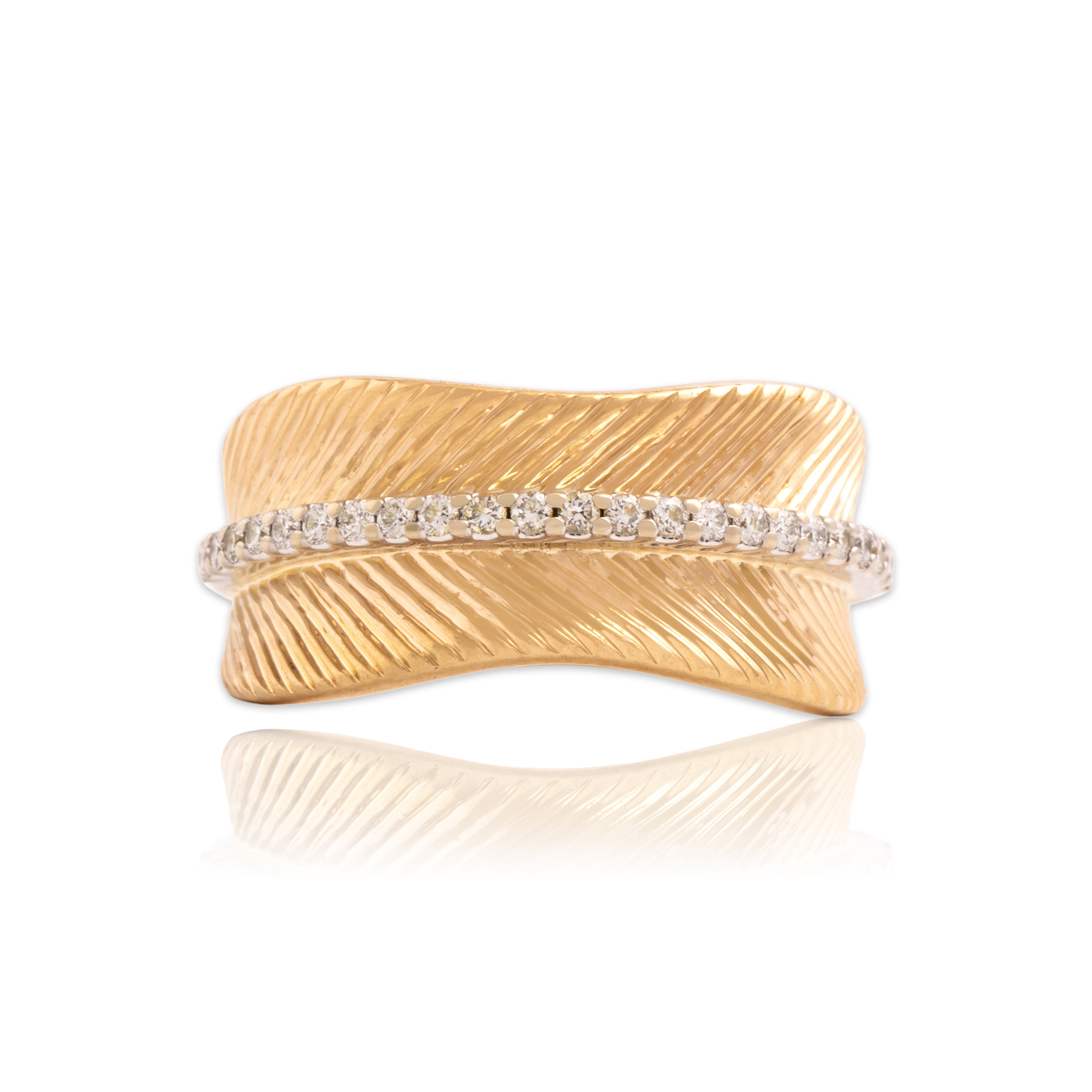 Estate 14k Yellow Gold Diamond Artistic Ribbed Band Ring - Close-up view
