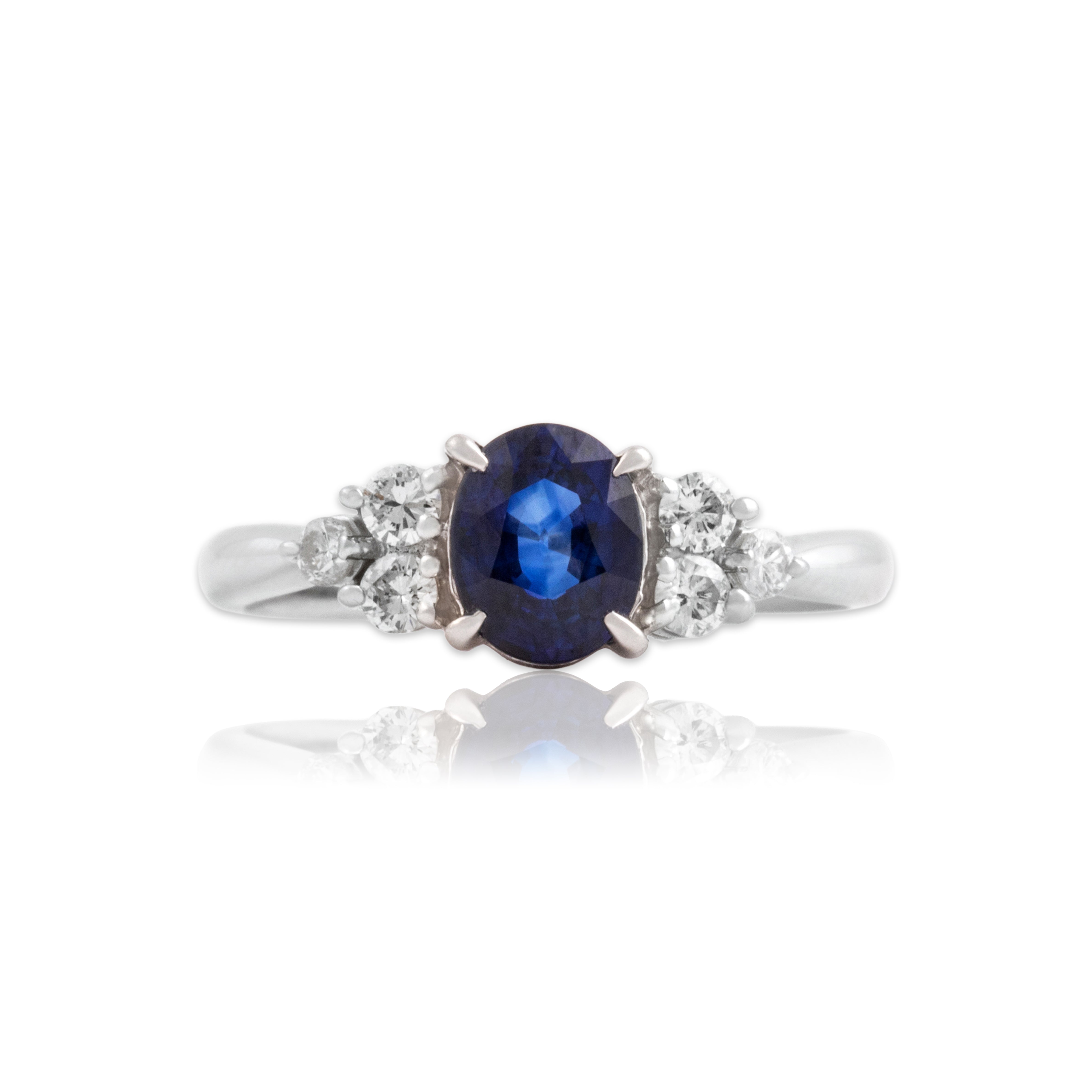 Vintage Platinum [Custom Carat] Fantastic Trio Shoulder Ring - Close-up view