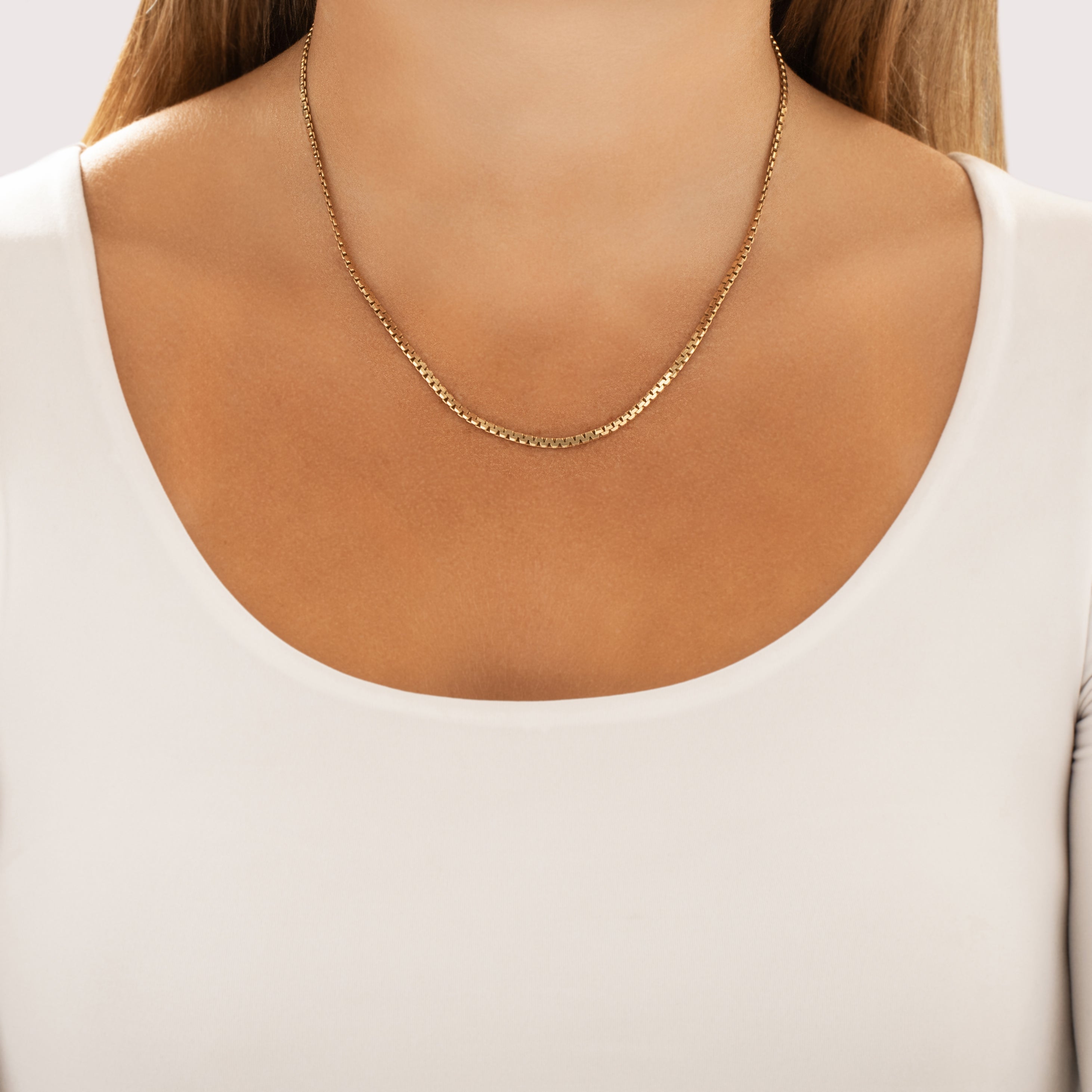 Vintage Italian 14k Yellow Gold 2.5mm Fantastic Flat C-Link Chain - On model view