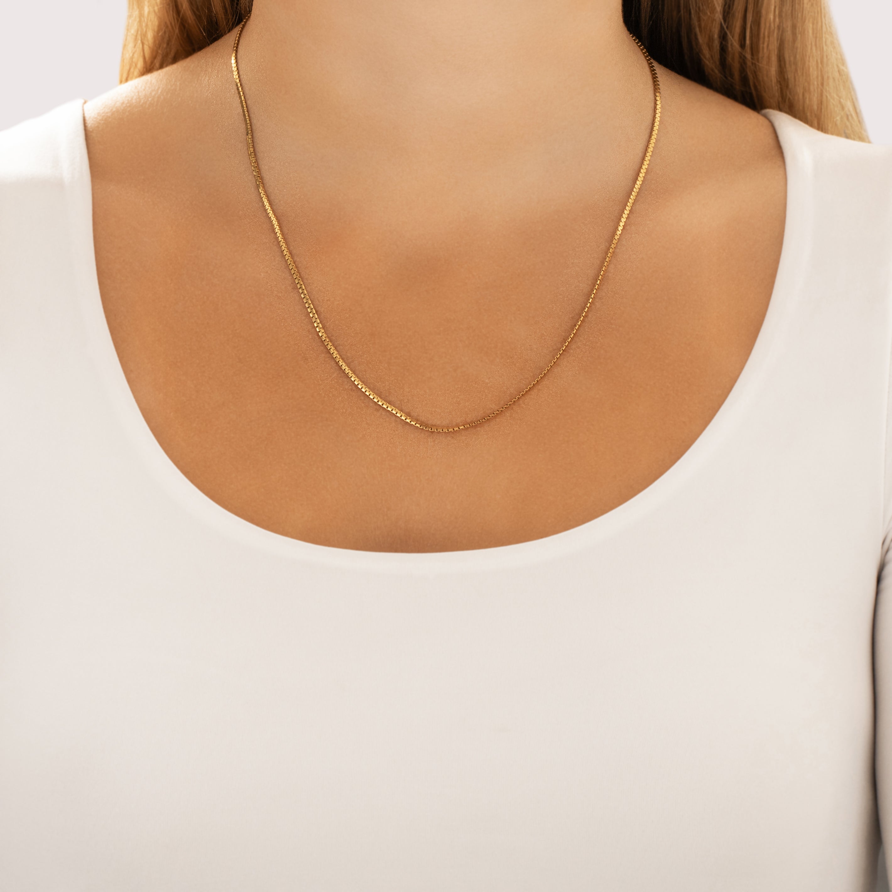 Vintage Italian 14k Yellow Gold 2mm Gleaming Flat Link Chain - On model view
