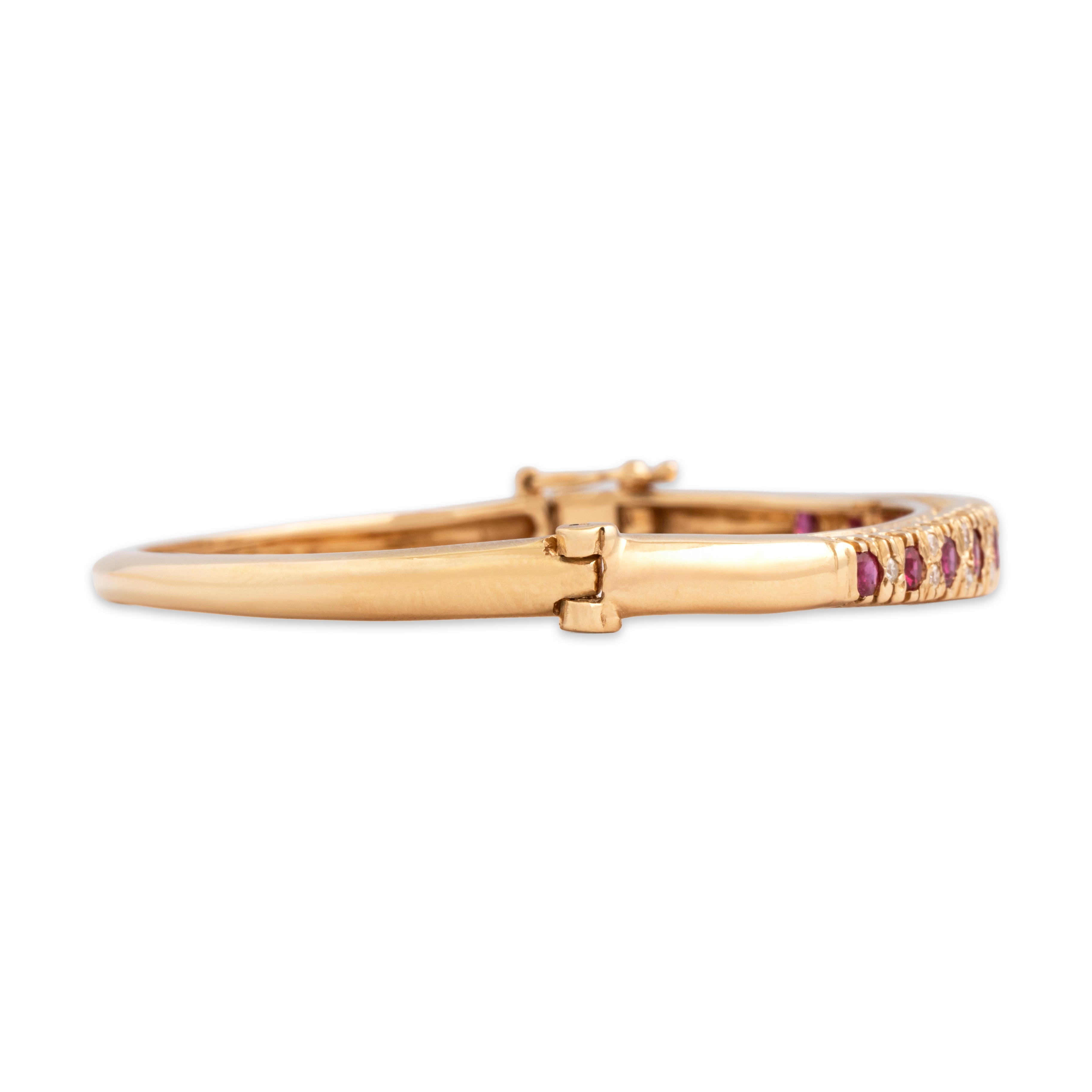 Vintage 14k Yellow Gold 1.01cttw Ruby Diamond Incredible Glittering Ribbed Setting Bangle Bracelet - Side view