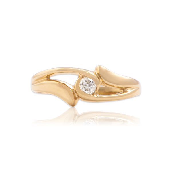 Vintage 14k Yellow Gold Diamond Lovely Crossover Ring 6.75