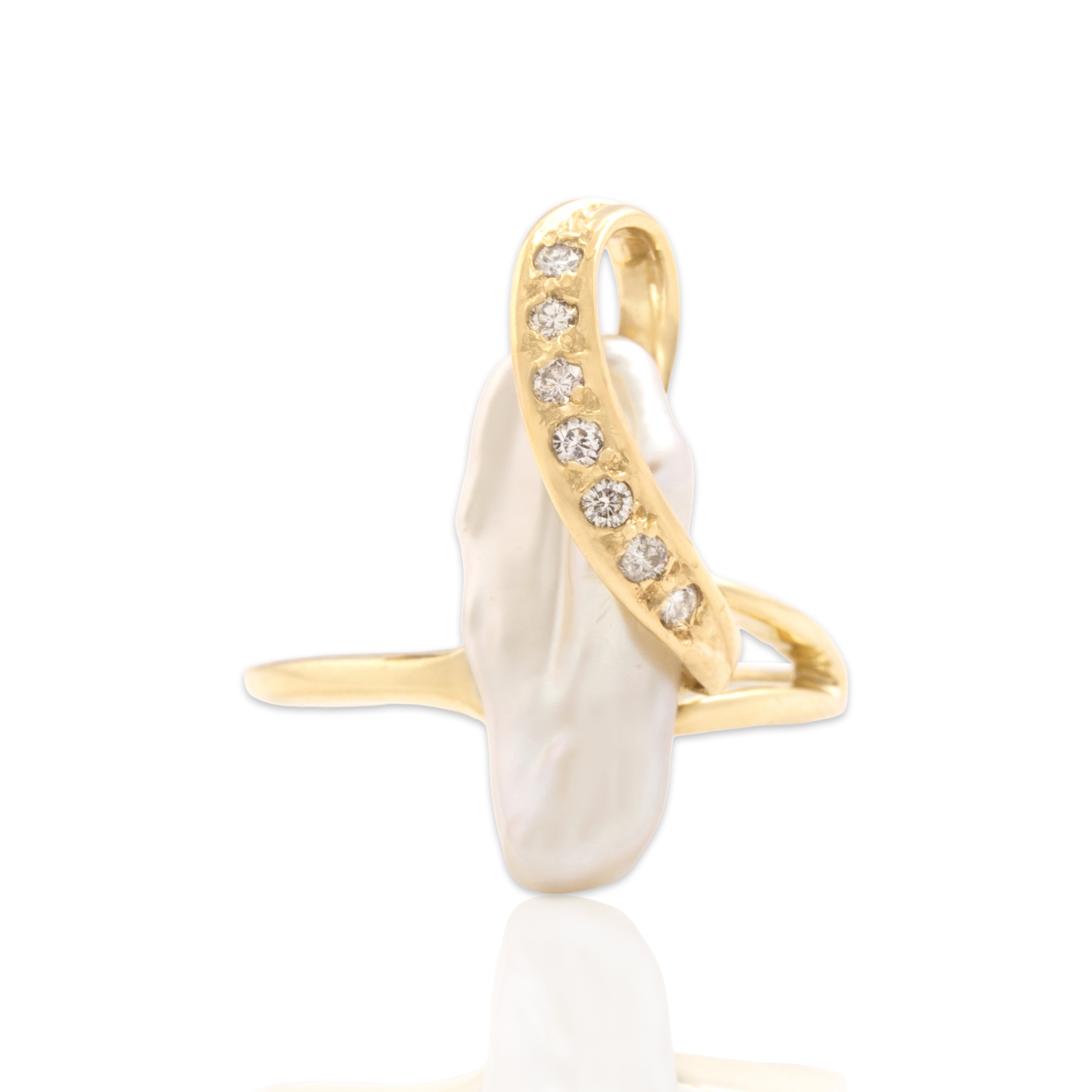 Vintage 14k Yellow Gold Diamond Baroque Pearl Lustrous Loop Ring - Close-up view