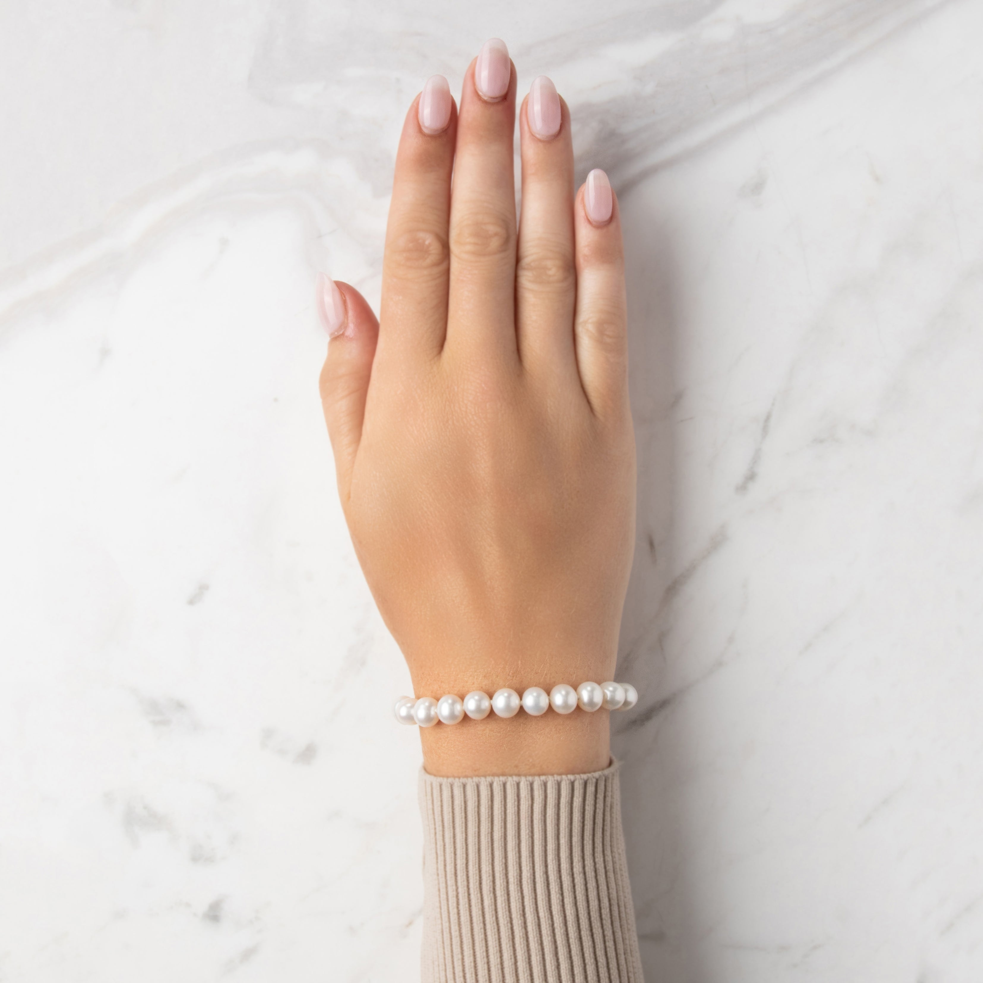 Vintage 14k Yellow Gold Pearl Classic Luminous Strand Bracelet - On model view