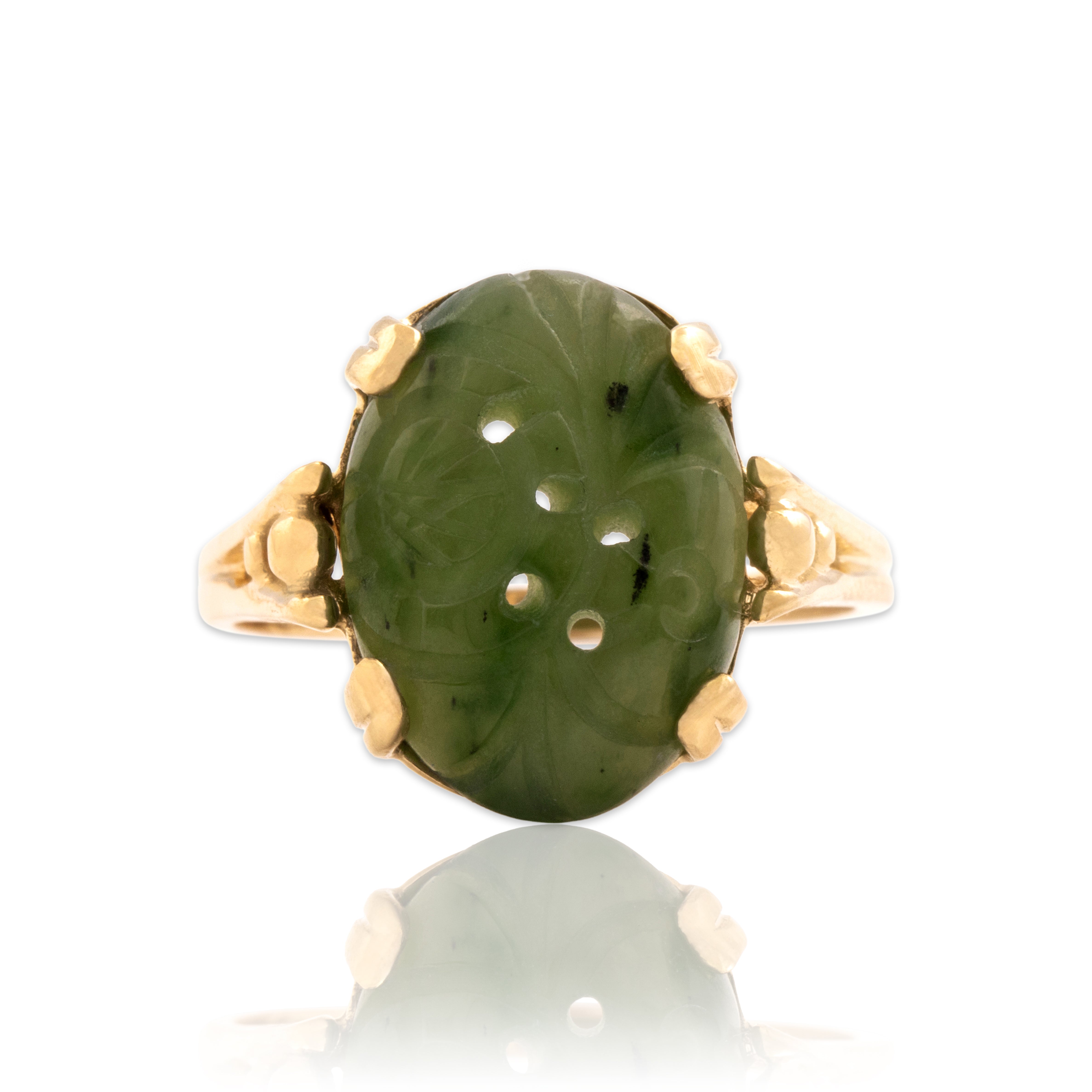 Vintage 14k Yellow Gold 6.16ct Jade Lovely Open Carved Cabochon Ring - Close-up view