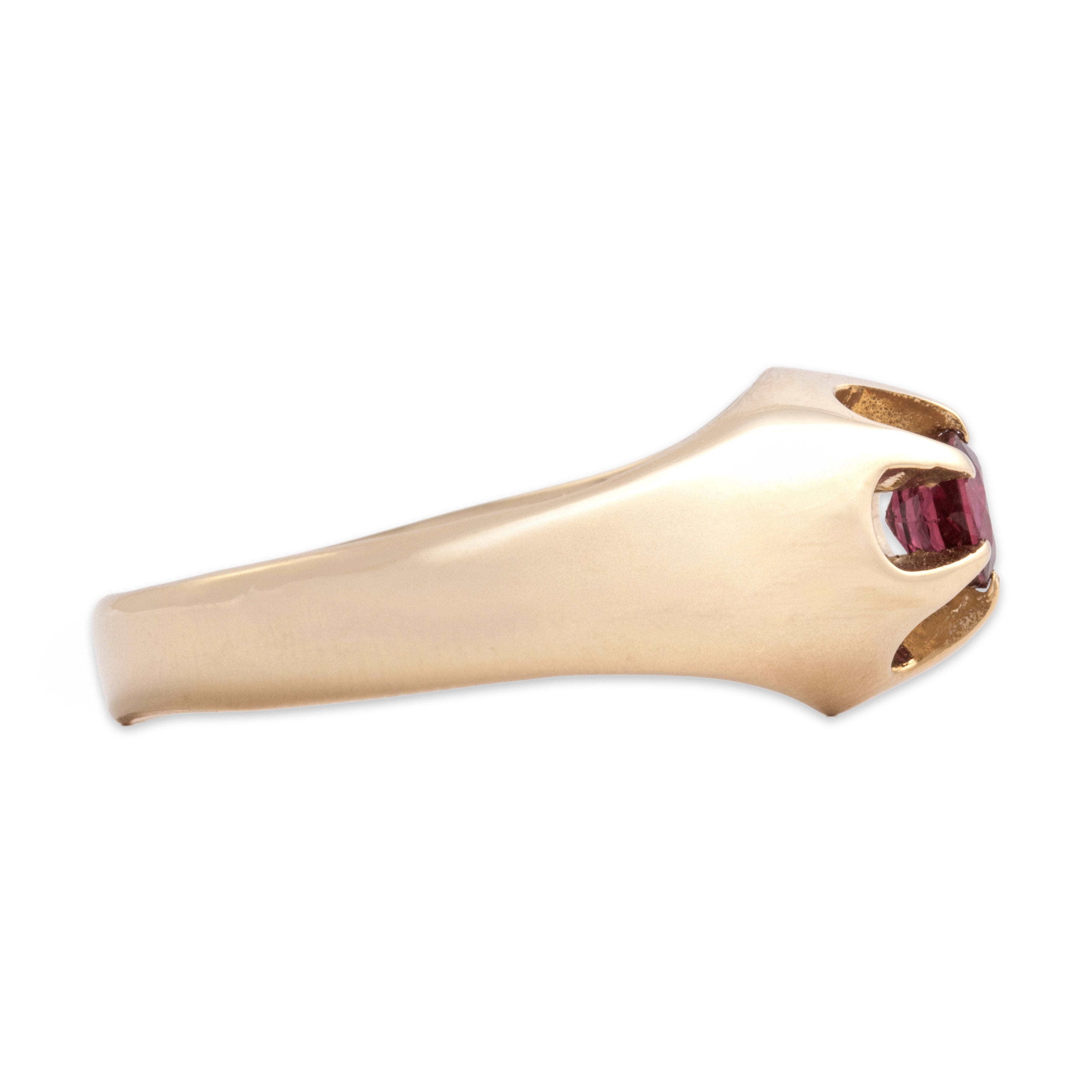 Vintage Heavy 14k Yellow Gold Ruby Scarlet Belcher-Set Ring - Side view