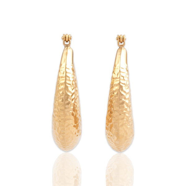 Vintage 14k Yellow Gold Chic Hammered Oval Hoop Earrings - Close-up view