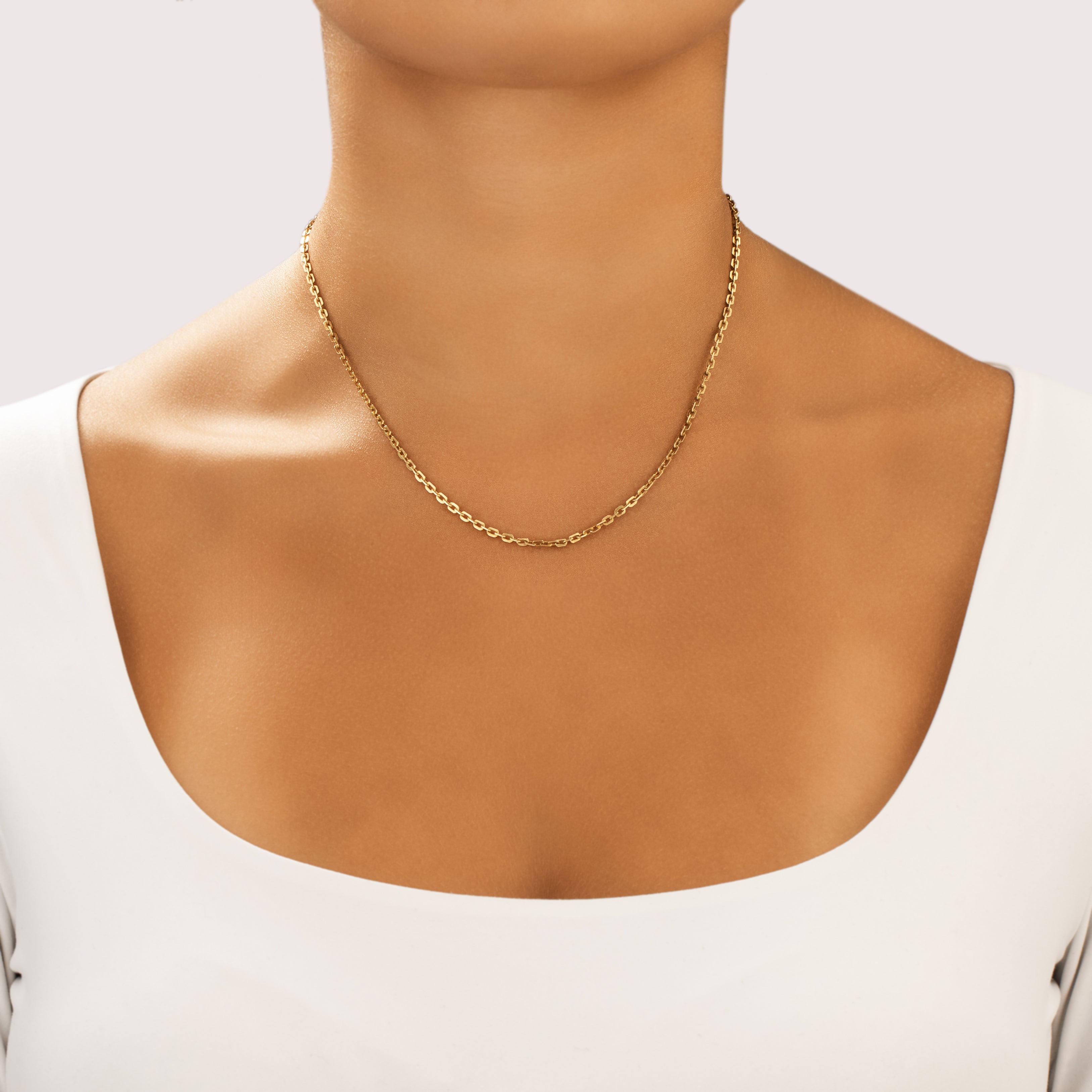 Vintage Italian 14k Yellow Gold 2.4mm Chic Dimensional Cable Chain - On model view