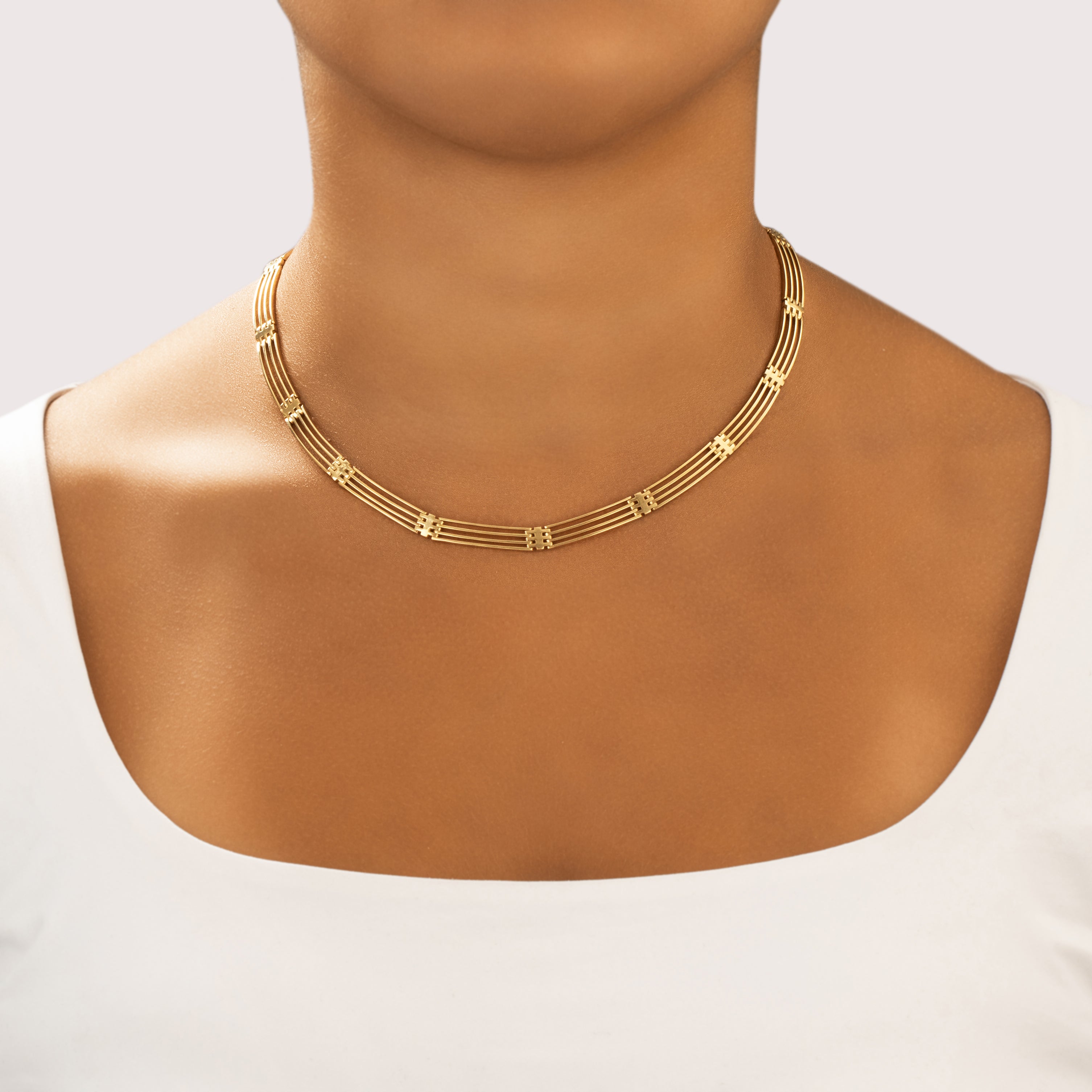 Vintage Italian Substantial 18k Yellow Gold Striking Architectural Linear Link Necklace - On model view