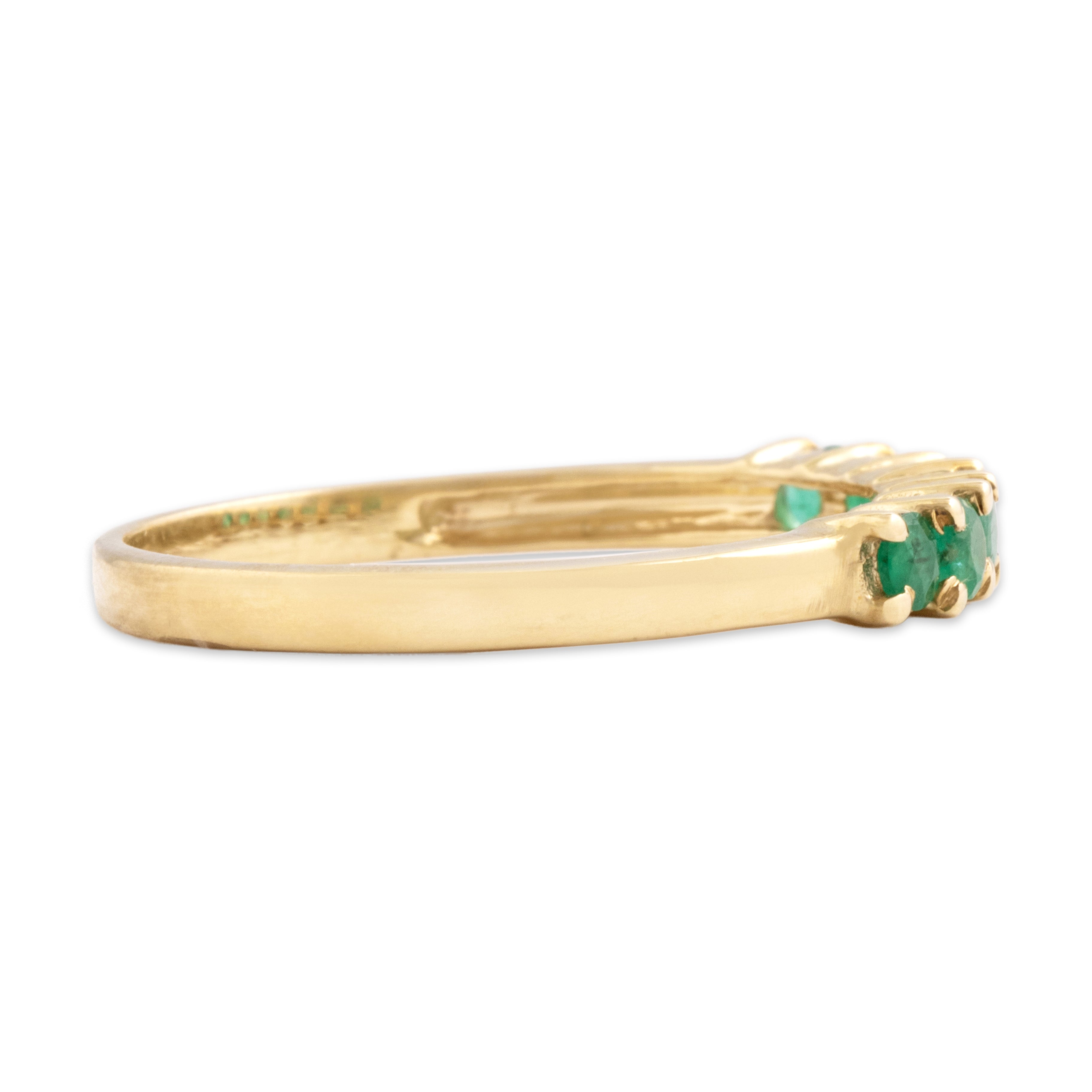 Vintage 10k Yellow Gold Emerald Bright Round Line Band Ring - Side view